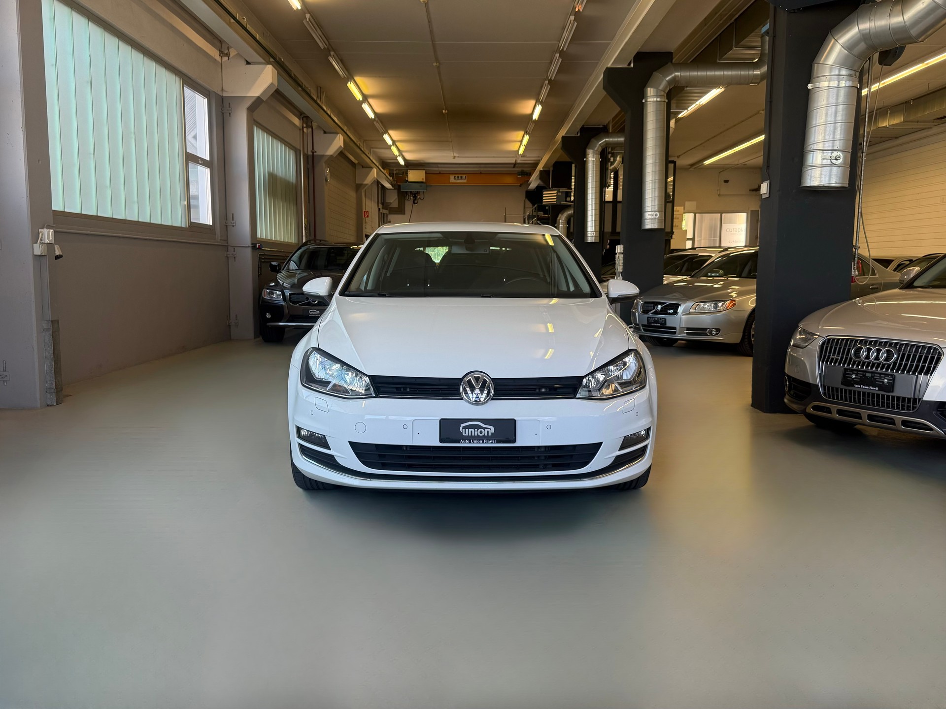 VW Golf 2.0 TDI Lounge-image-2