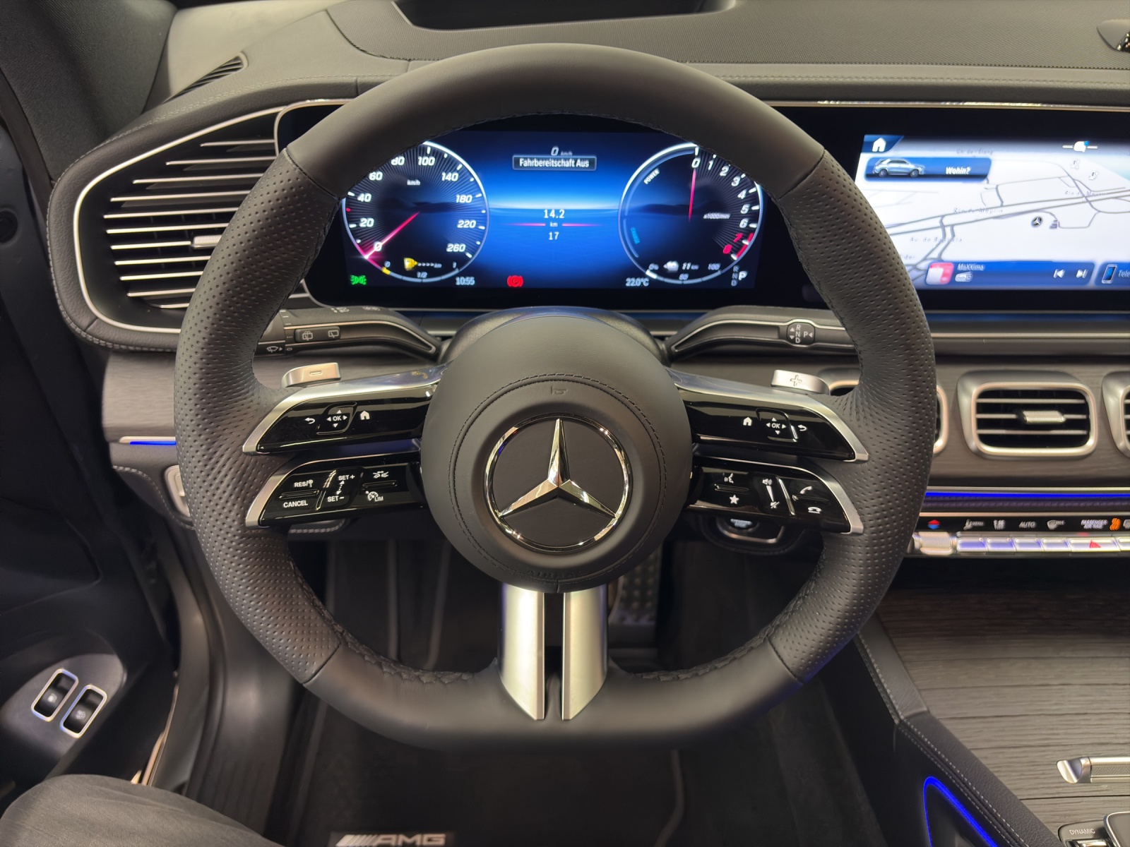MERCEDES-BENZ GLE 400 e 4M with EQ Hybrid Technology-image-6