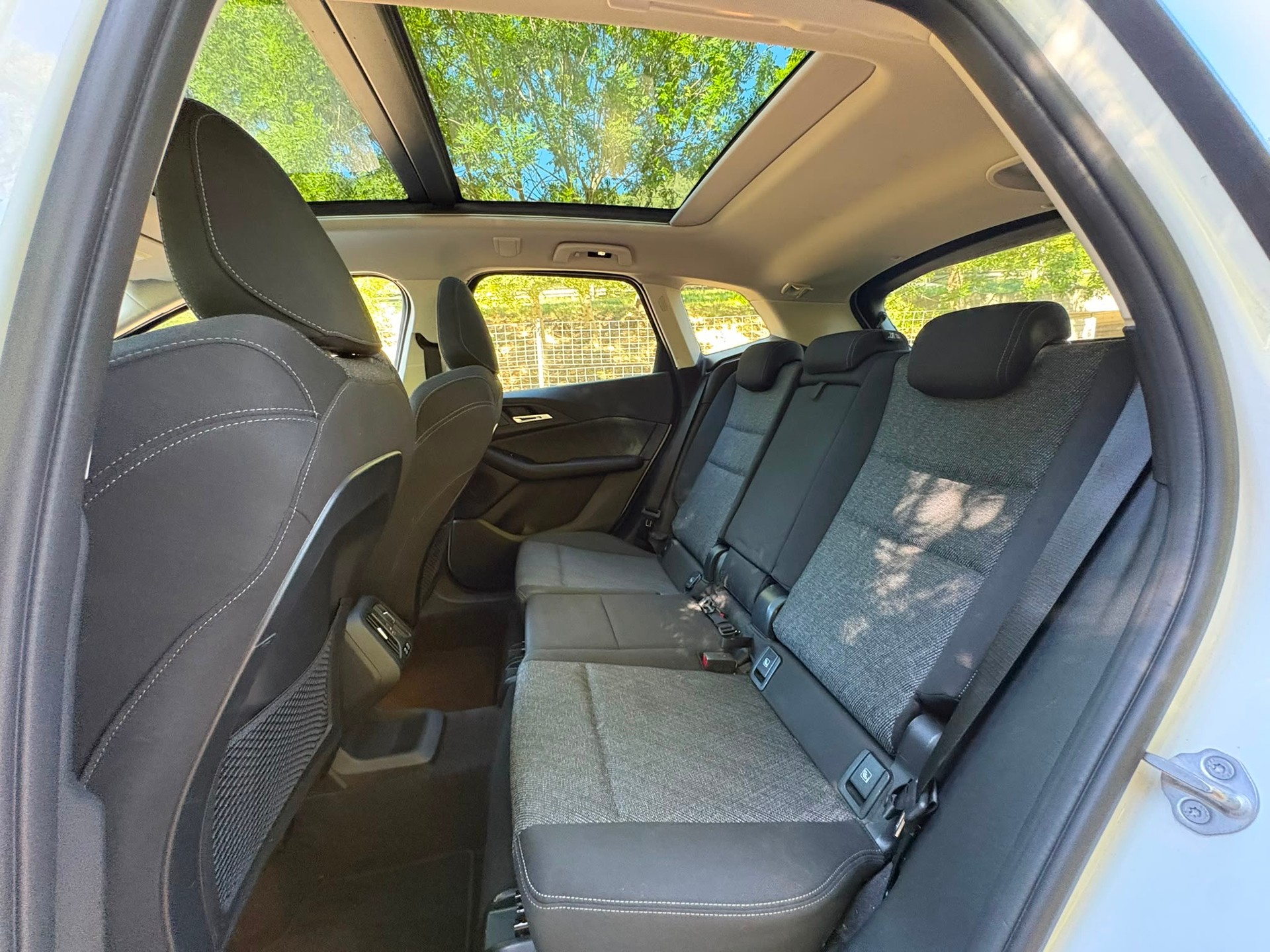 BMW 223d Active Tourer xDrive DKG-image-11