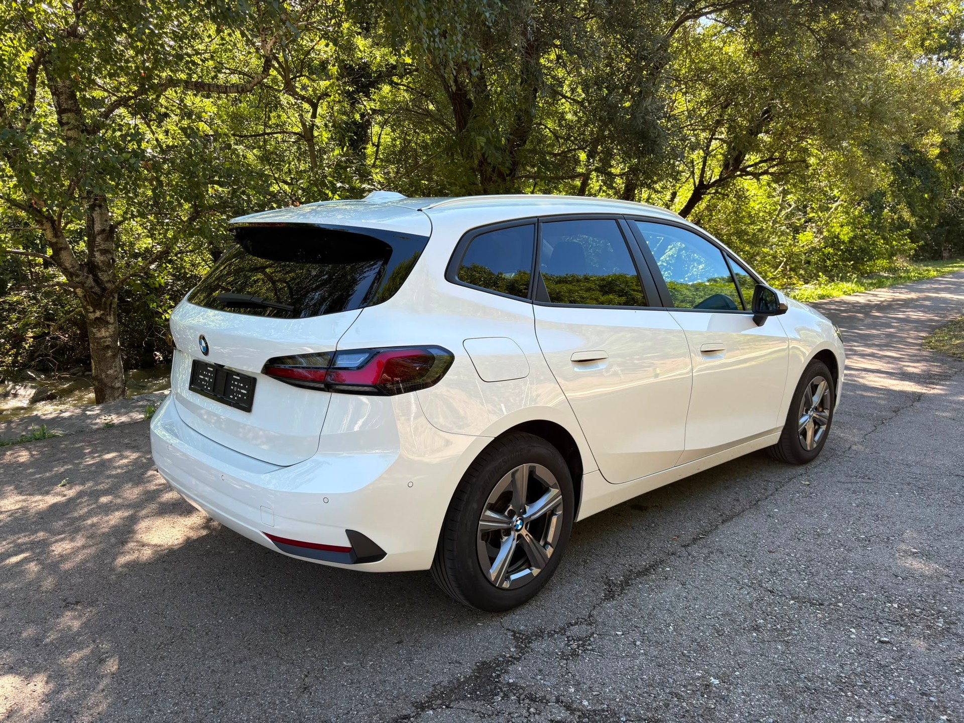 BMW 223d Active Tourer xDrive DKG-image-2