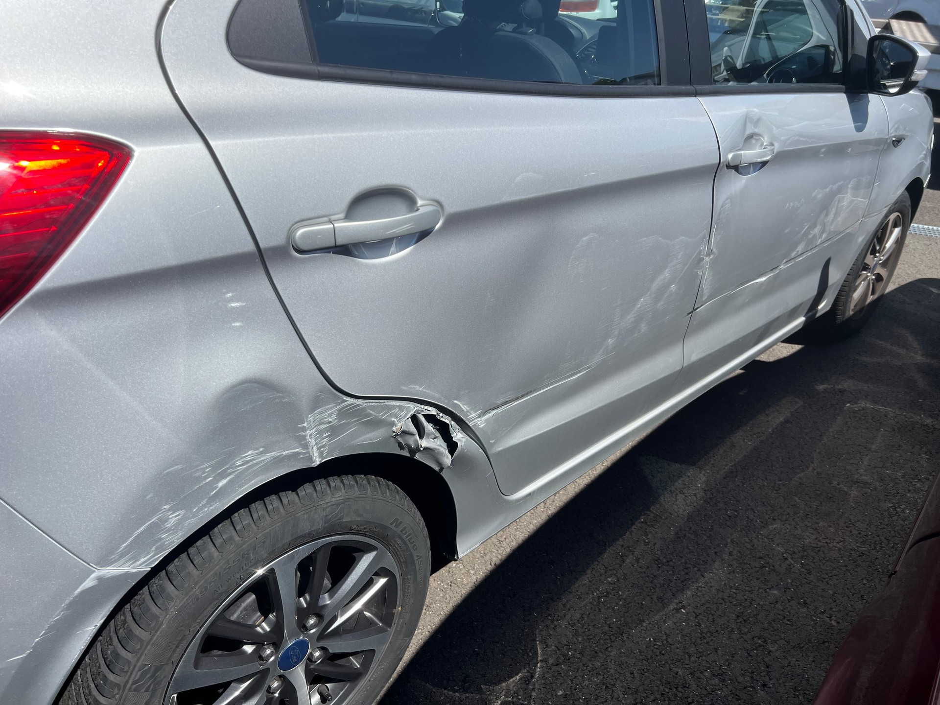 FORD KA+ 1.2 Ti-VCT Cool&Sound-image-4