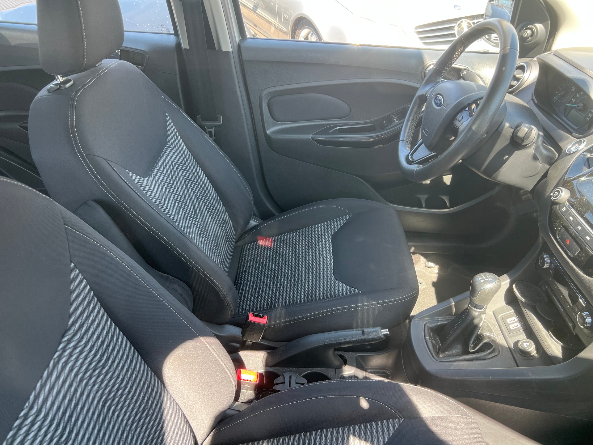 FORD KA+ 1.2 Ti-VCT Cool&Sound-image-5