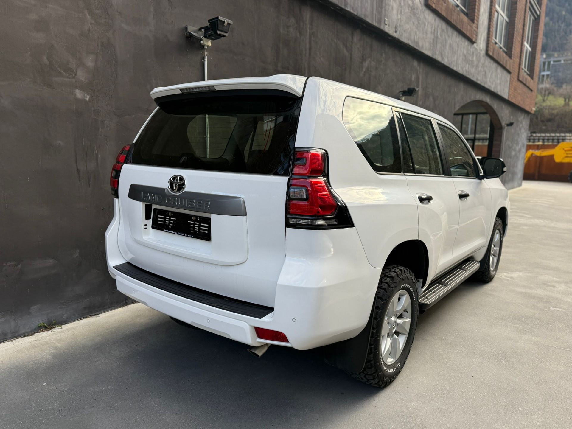 TOYOTA Land Cruiser 2.8TD Comfort Automatic-image-5