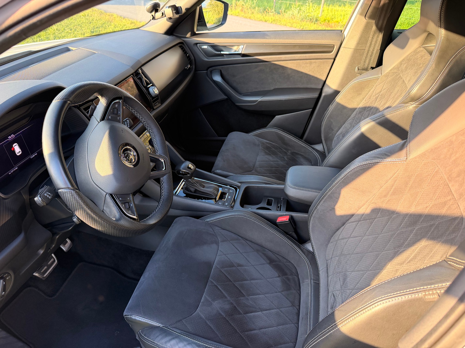 SKODA 2.0 TDI 190 Sportline DSG-image-11