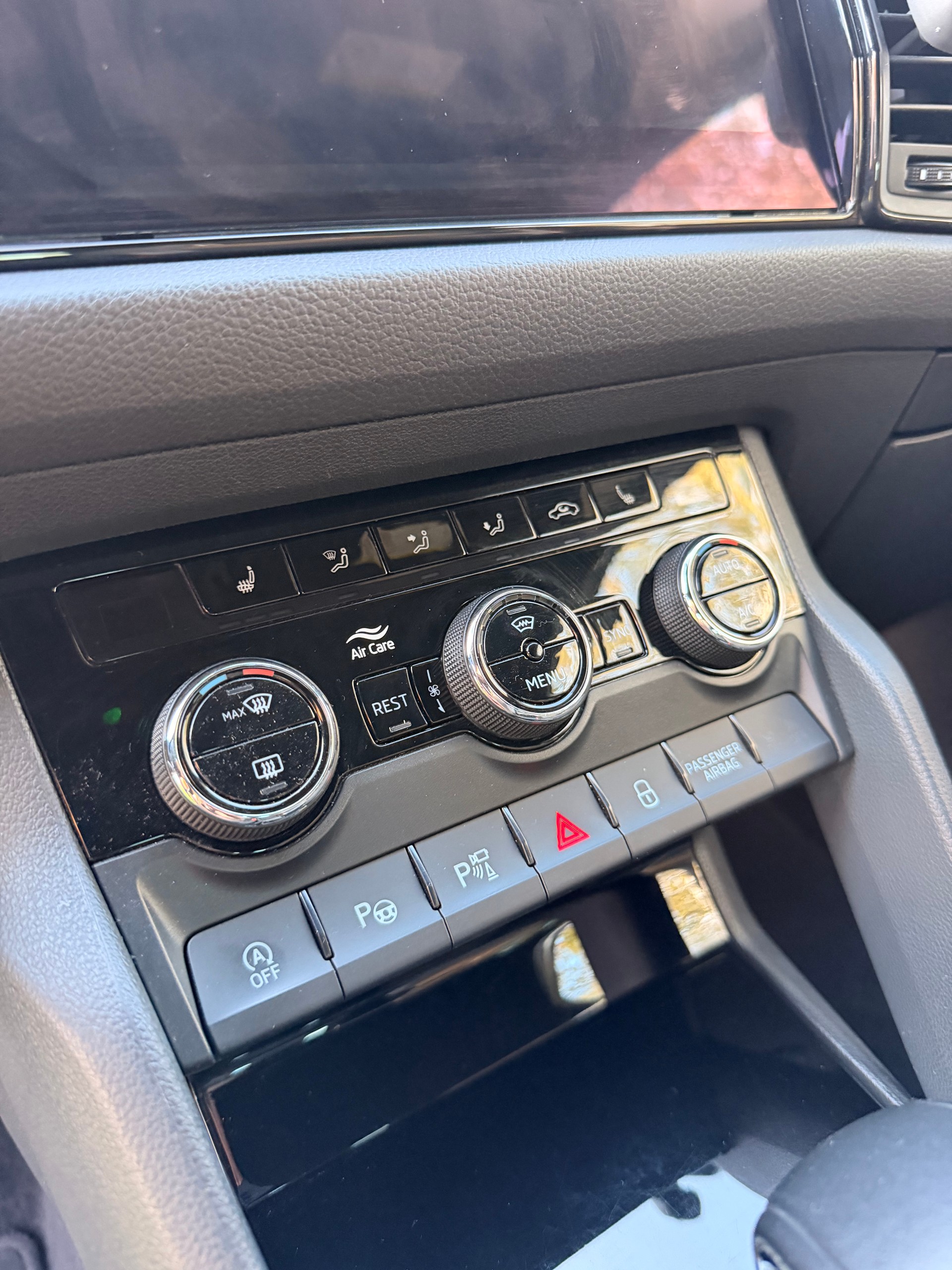 SKODA 2.0 TDI 190 Sportline DSG-image-12
