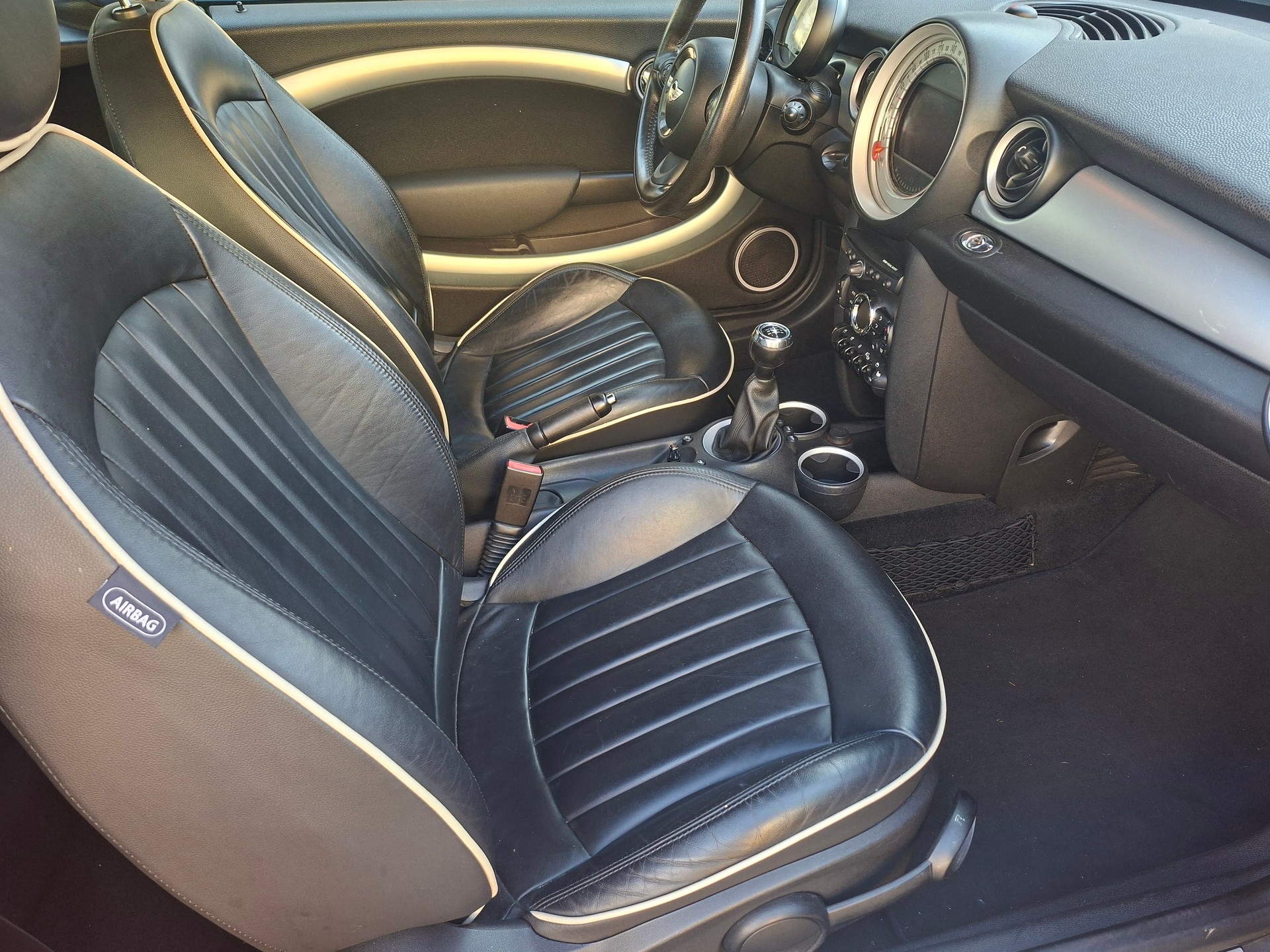 MINI Cooper S Cabriolet-image-7