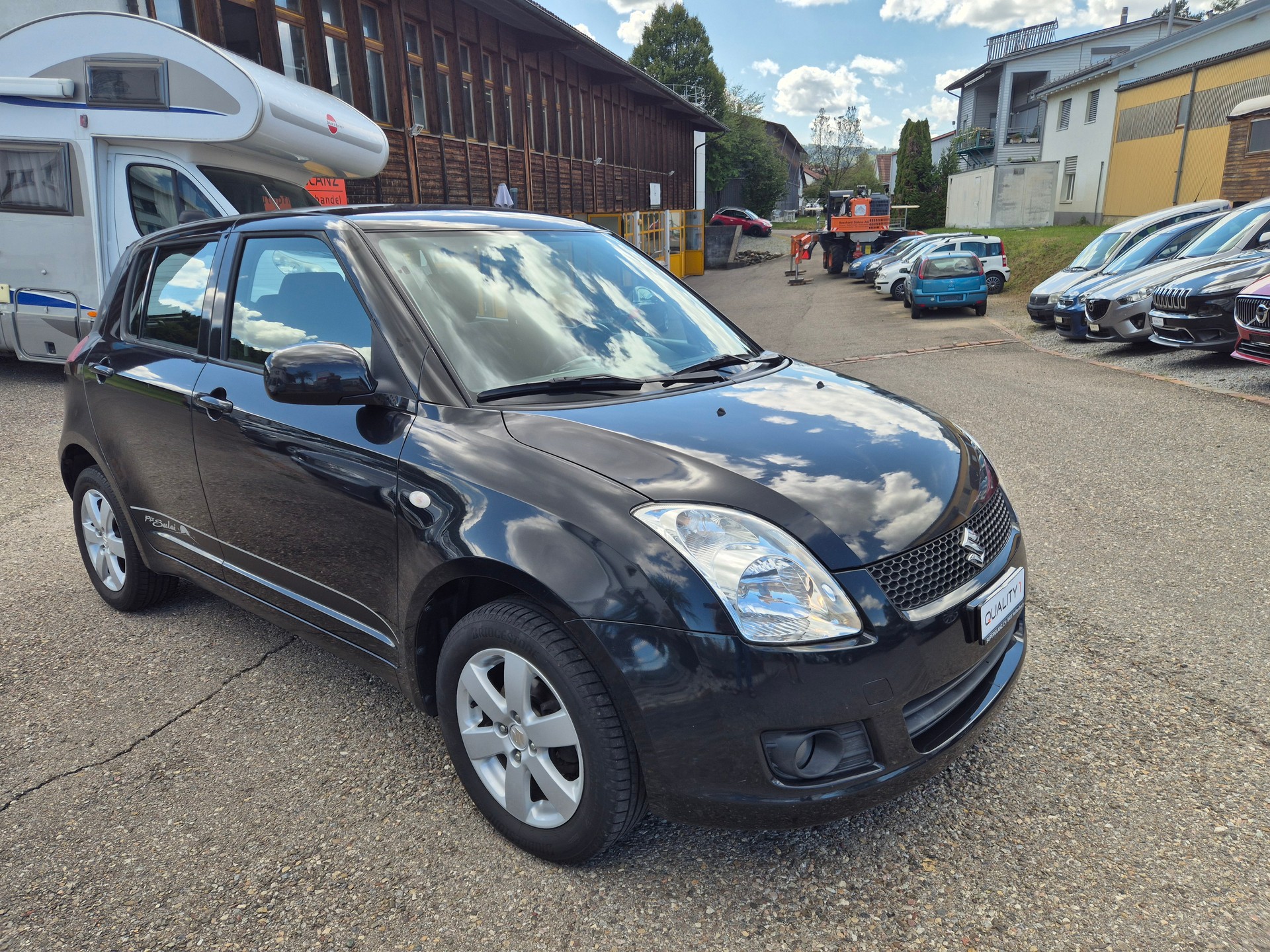 SUZUKI Swift 1.3i 16V GL Top 4x4-image-1