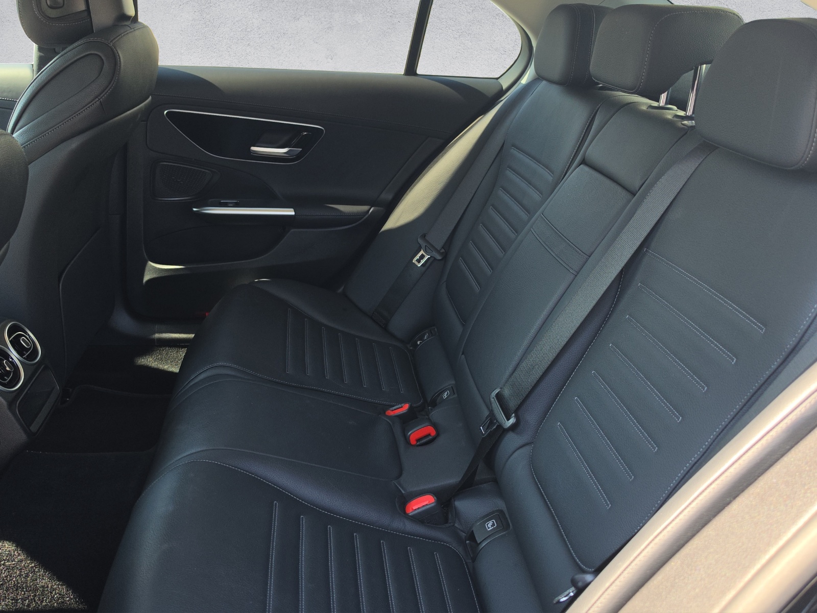 MERCEDES-BENZ C 220 d 4Matic AMG Line-image-15