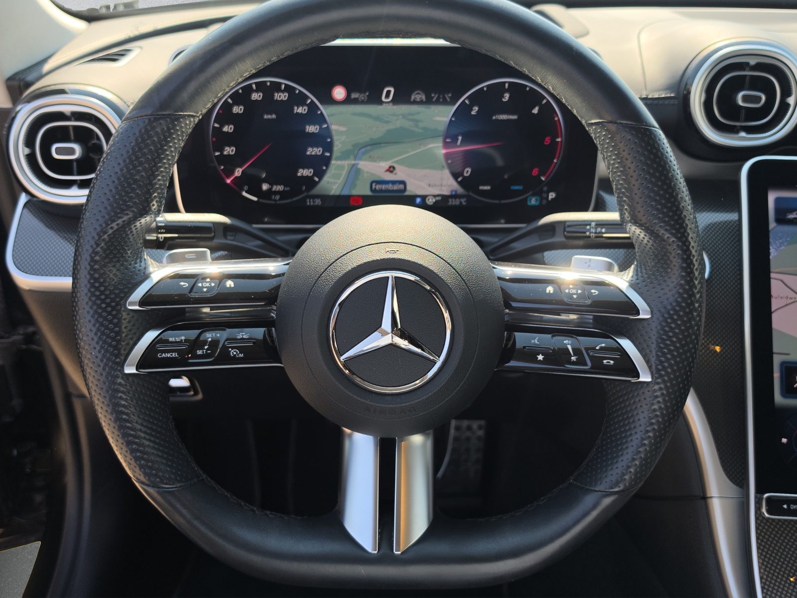 MERCEDES-BENZ C 220 d 4Matic AMG Line-image-11