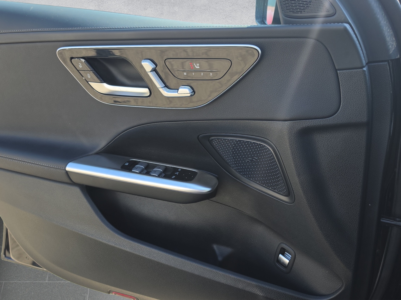 MERCEDES-BENZ C 220 d 4Matic AMG Line-image-14