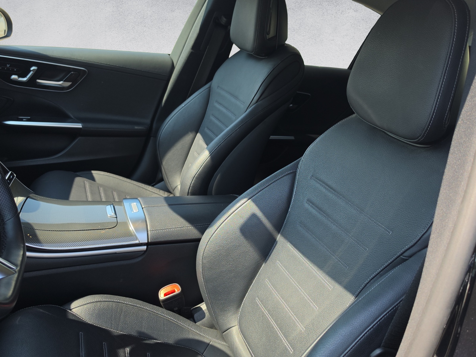 MERCEDES-BENZ C 220 d 4Matic AMG Line-image-13