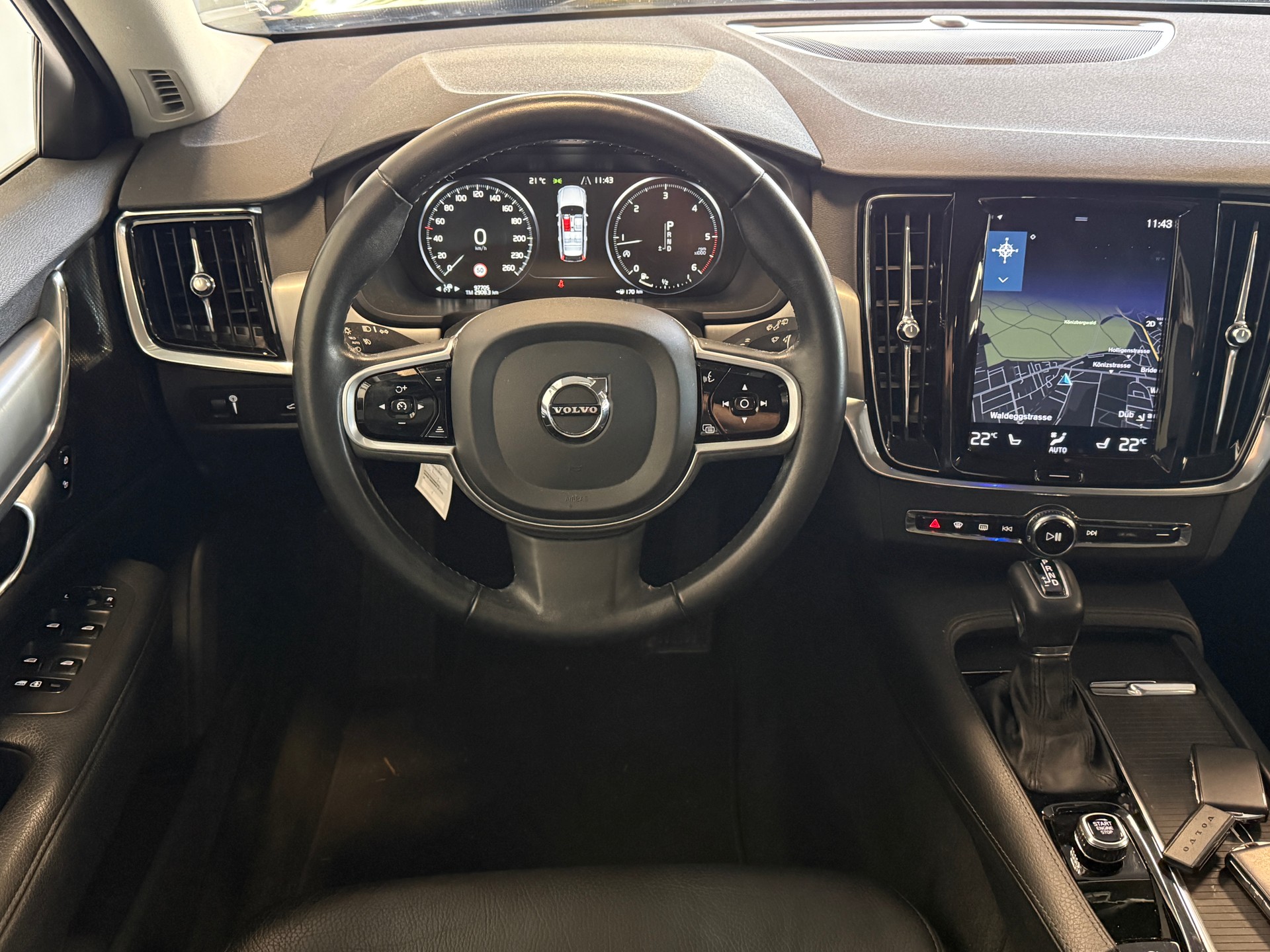 VOLVO V90 D5 AWD Momentum Geartronic Powerpulse-image-3