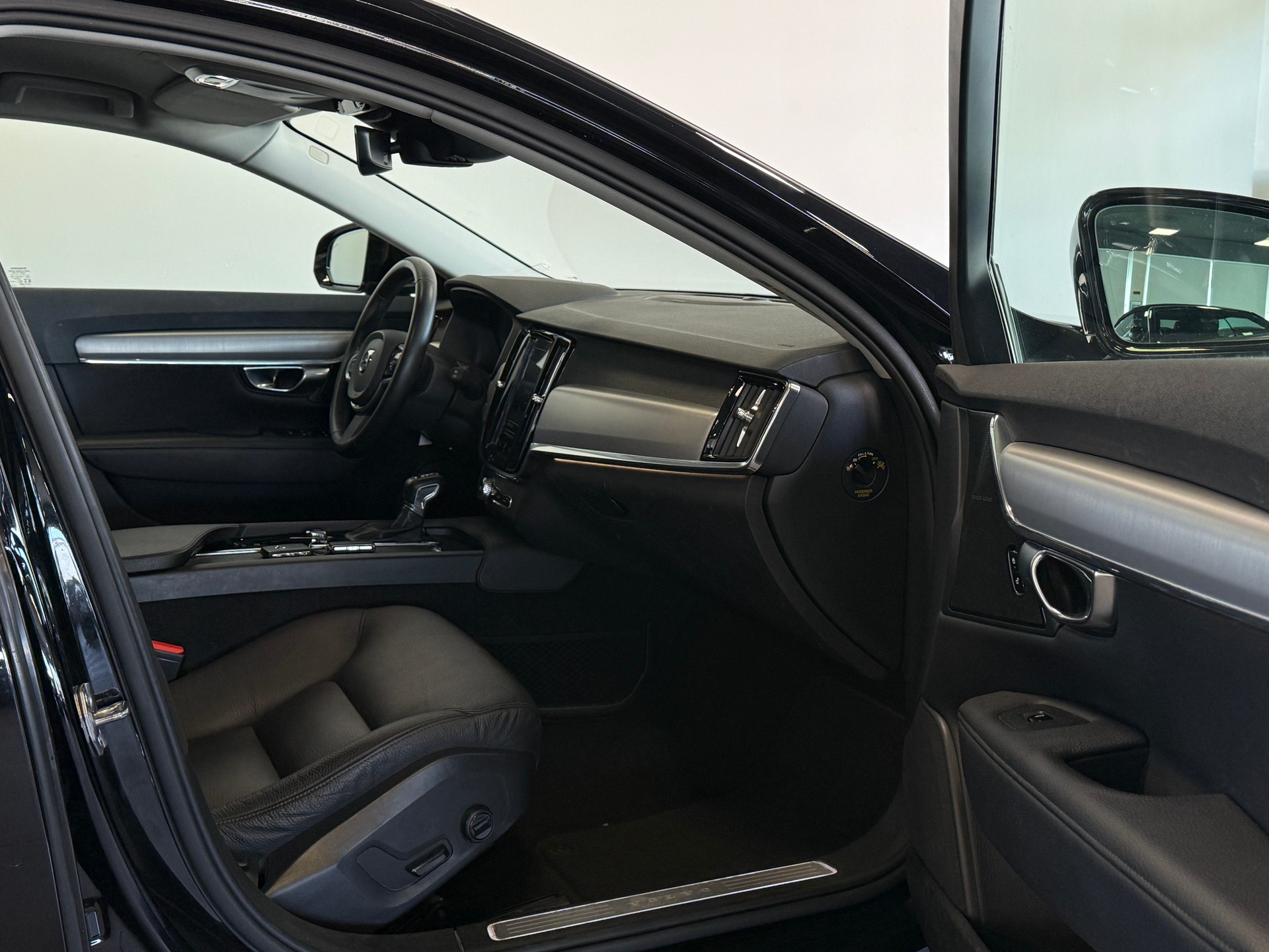 VOLVO V90 D5 AWD Momentum Geartronic Powerpulse-image-6