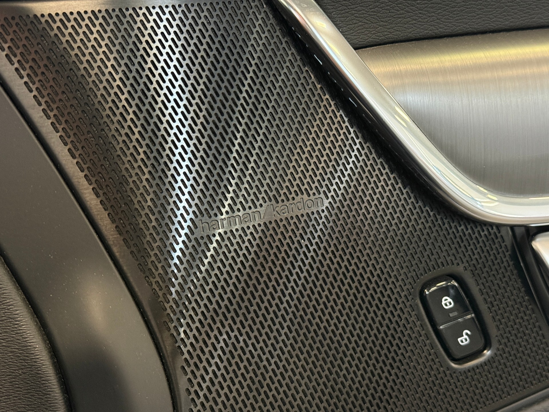 VOLVO V90 D5 AWD Momentum Geartronic Powerpulse-image-8