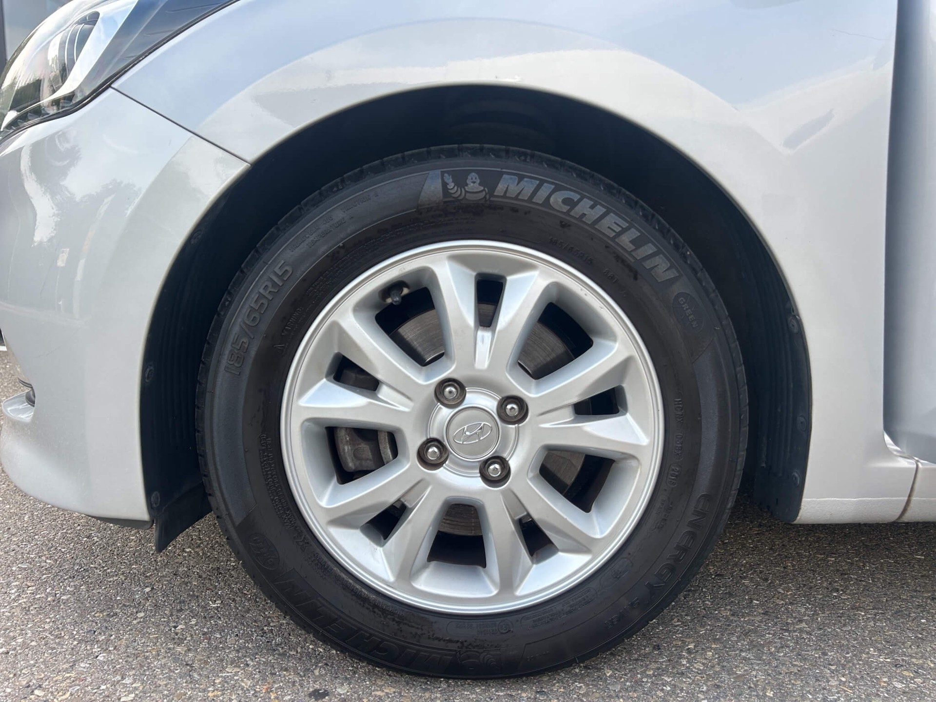 HYUNDAI i20 1.0 T-GDi Amplia-image-11