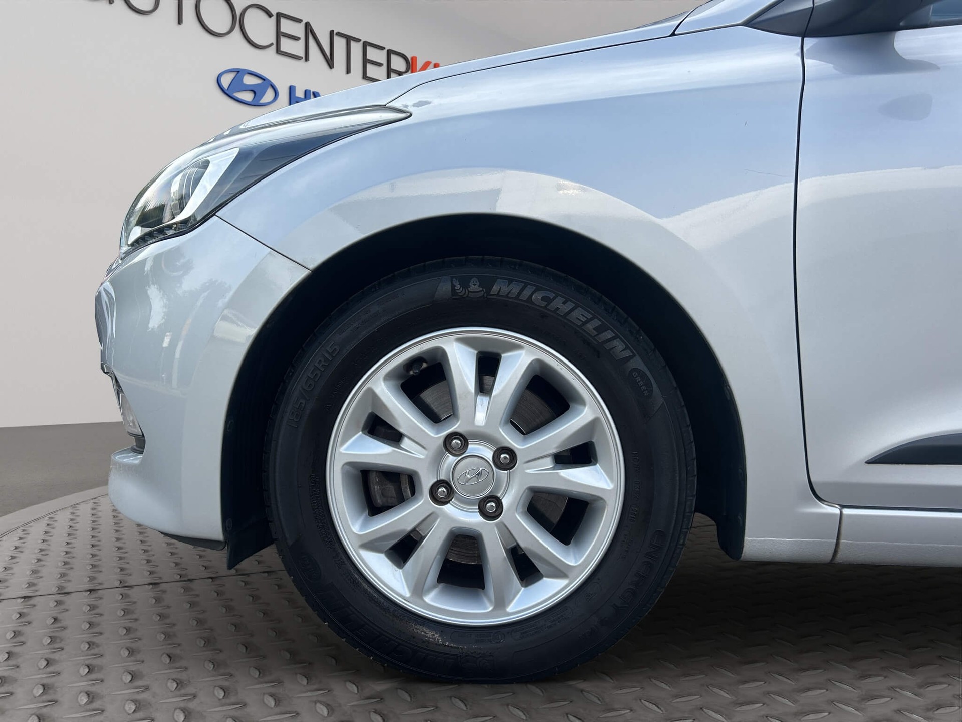 HYUNDAI i20 1.0 T-GDi Amplia-image-5