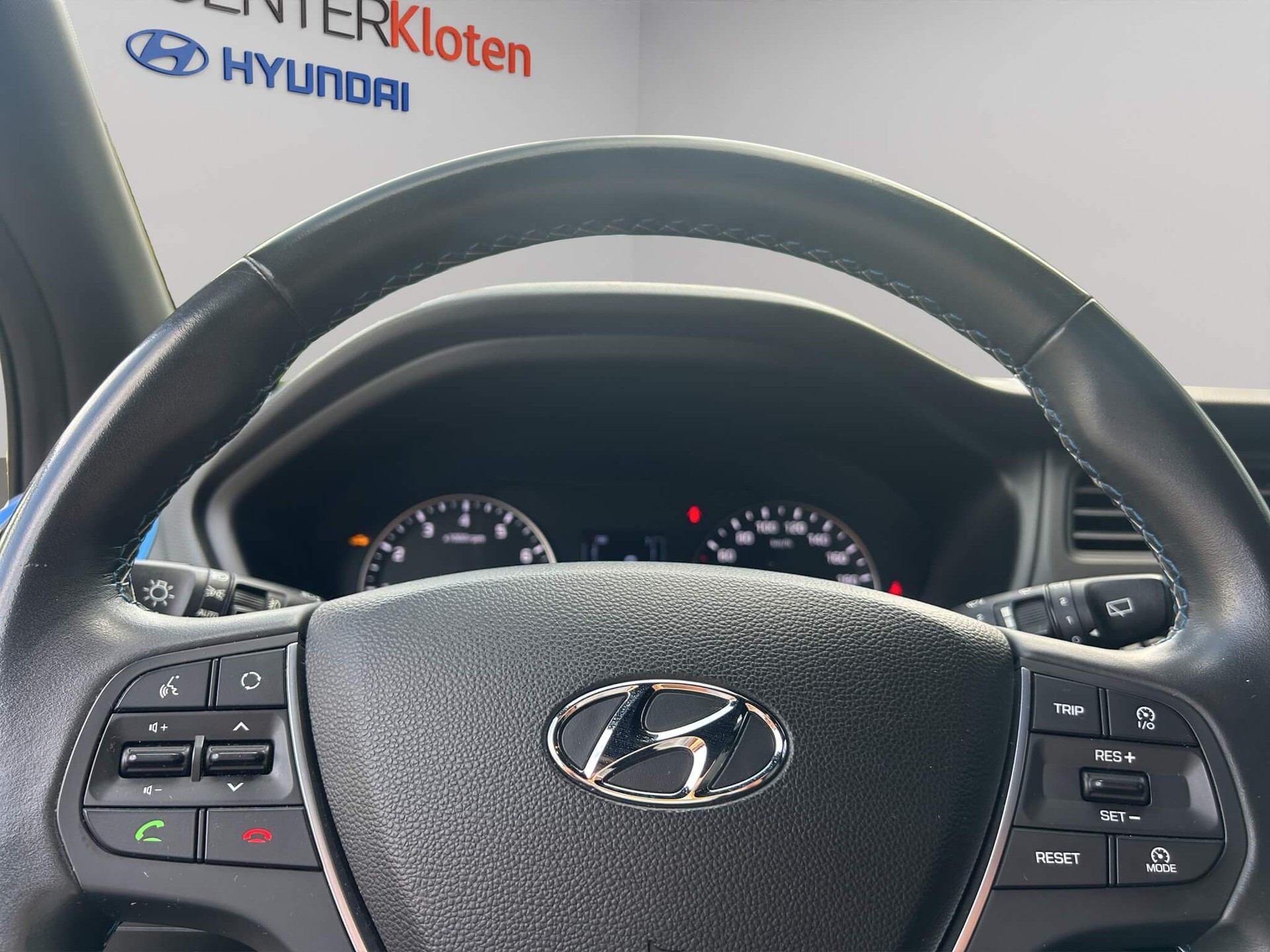 HYUNDAI i20 1.0 T-GDi Amplia-image-8