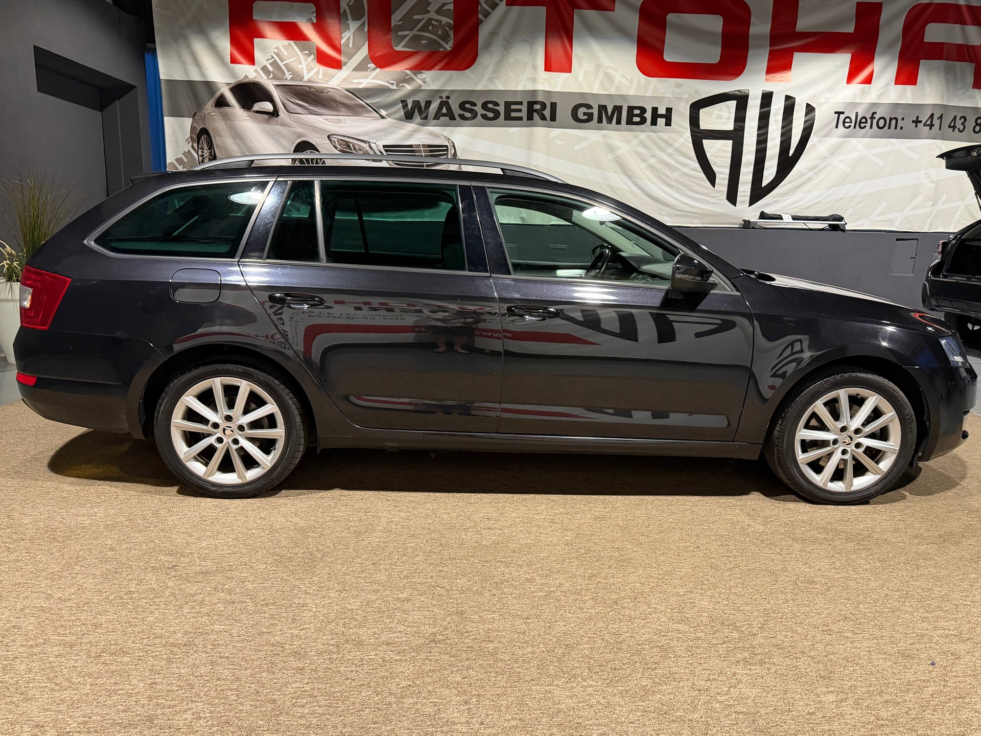 SKODA Octavia Combi 1.8 TSI Elegance 4x4 DSG-image-1