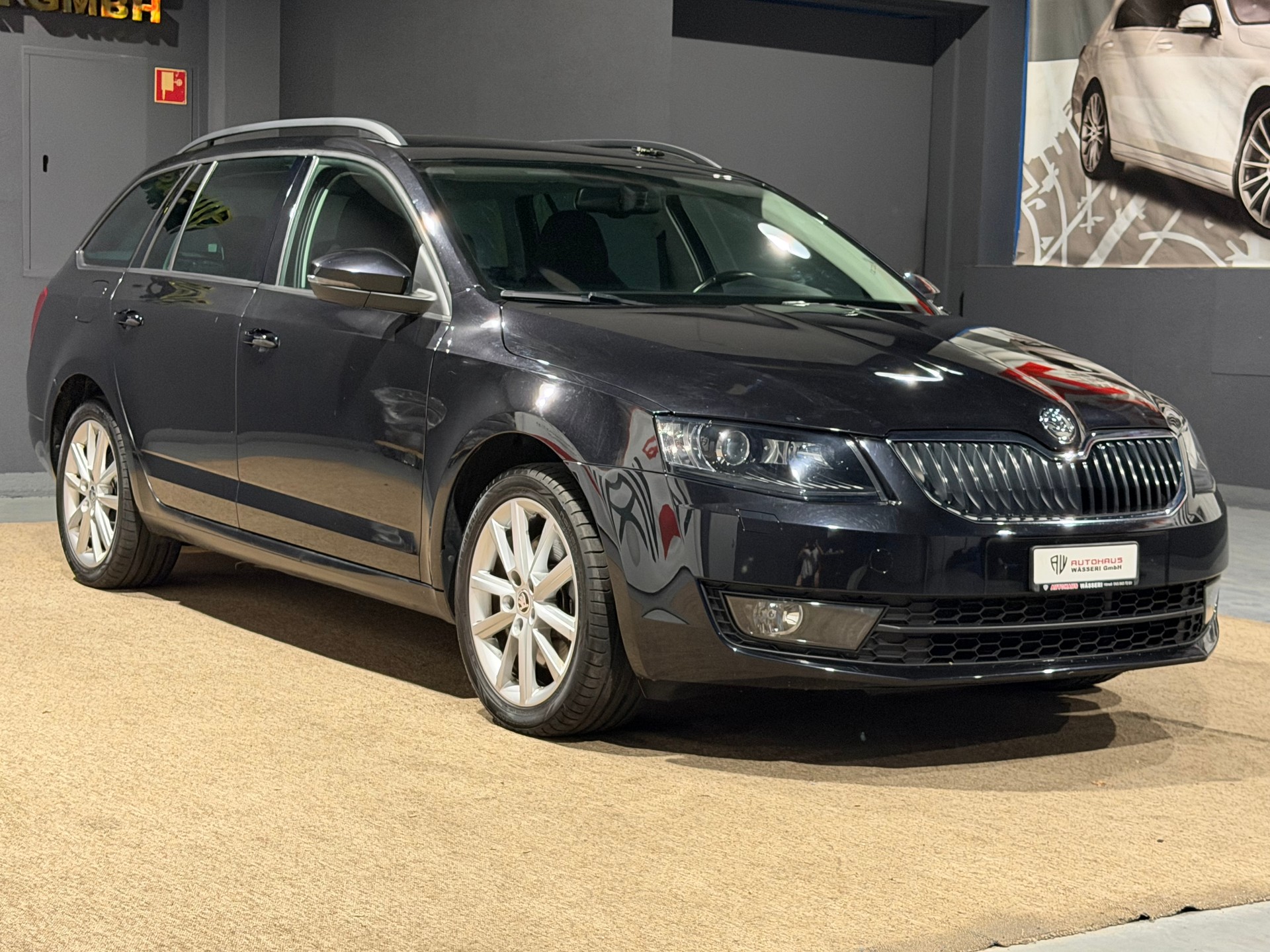 SKODA Octavia Combi 1.8 TSI Elegance 4x4 DSG-image-0