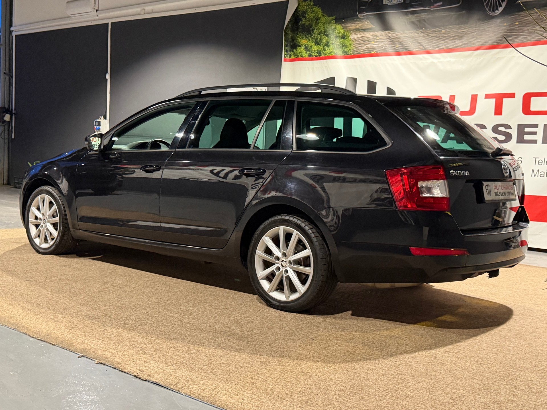 SKODA Octavia Combi 1.8 TSI Elegance 4x4 DSG-image-4