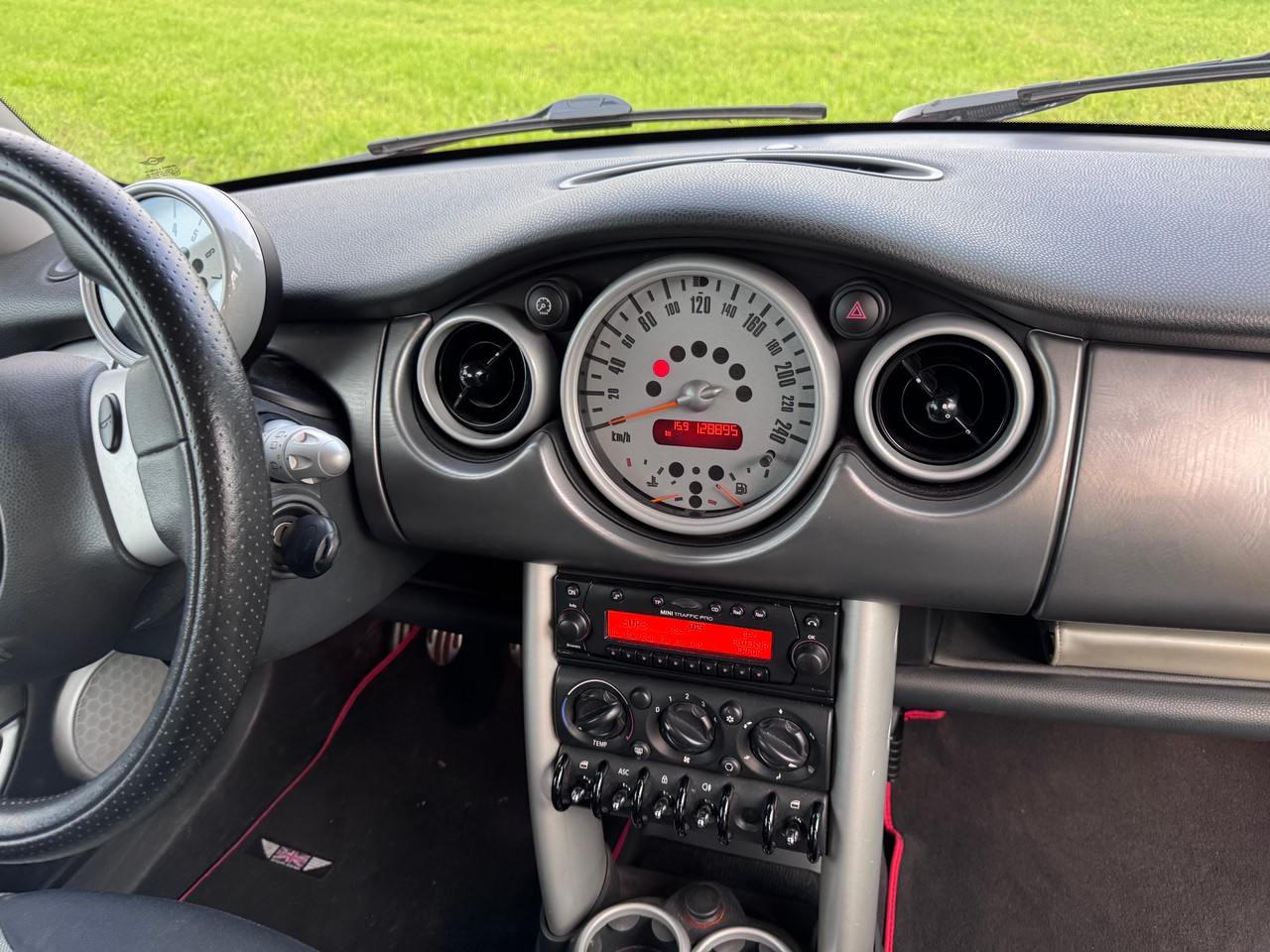MINI Mini Cooper S-image-4