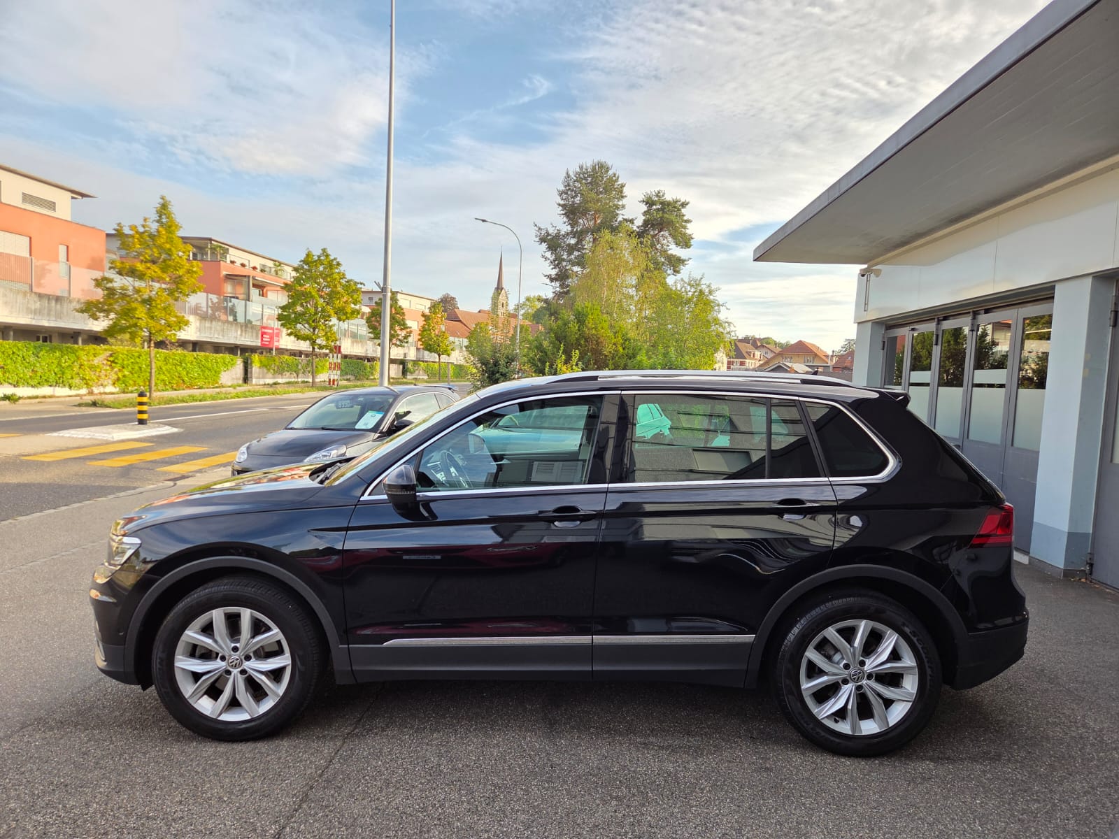 VW Tiguan 2.0TSI Comfortline 4Motion DSG-image-1