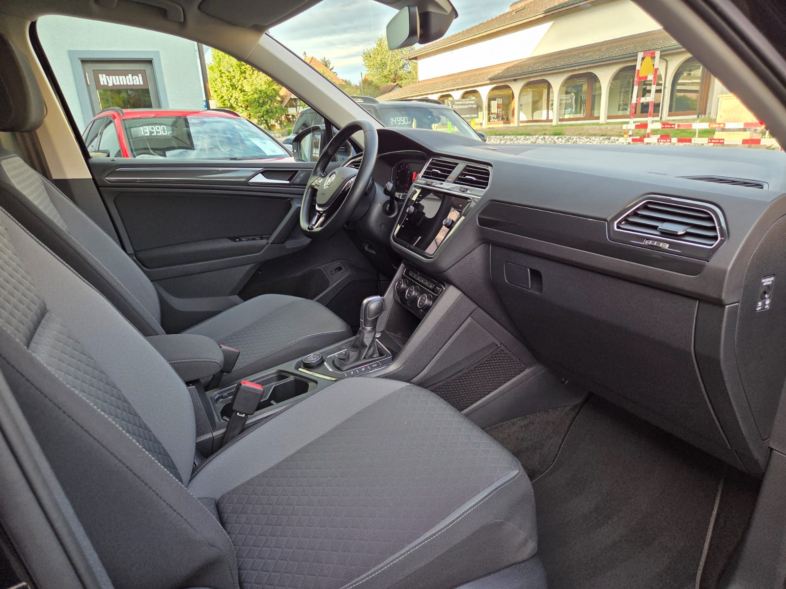VW Tiguan 2.0TSI Comfortline 4Motion DSG-image-10