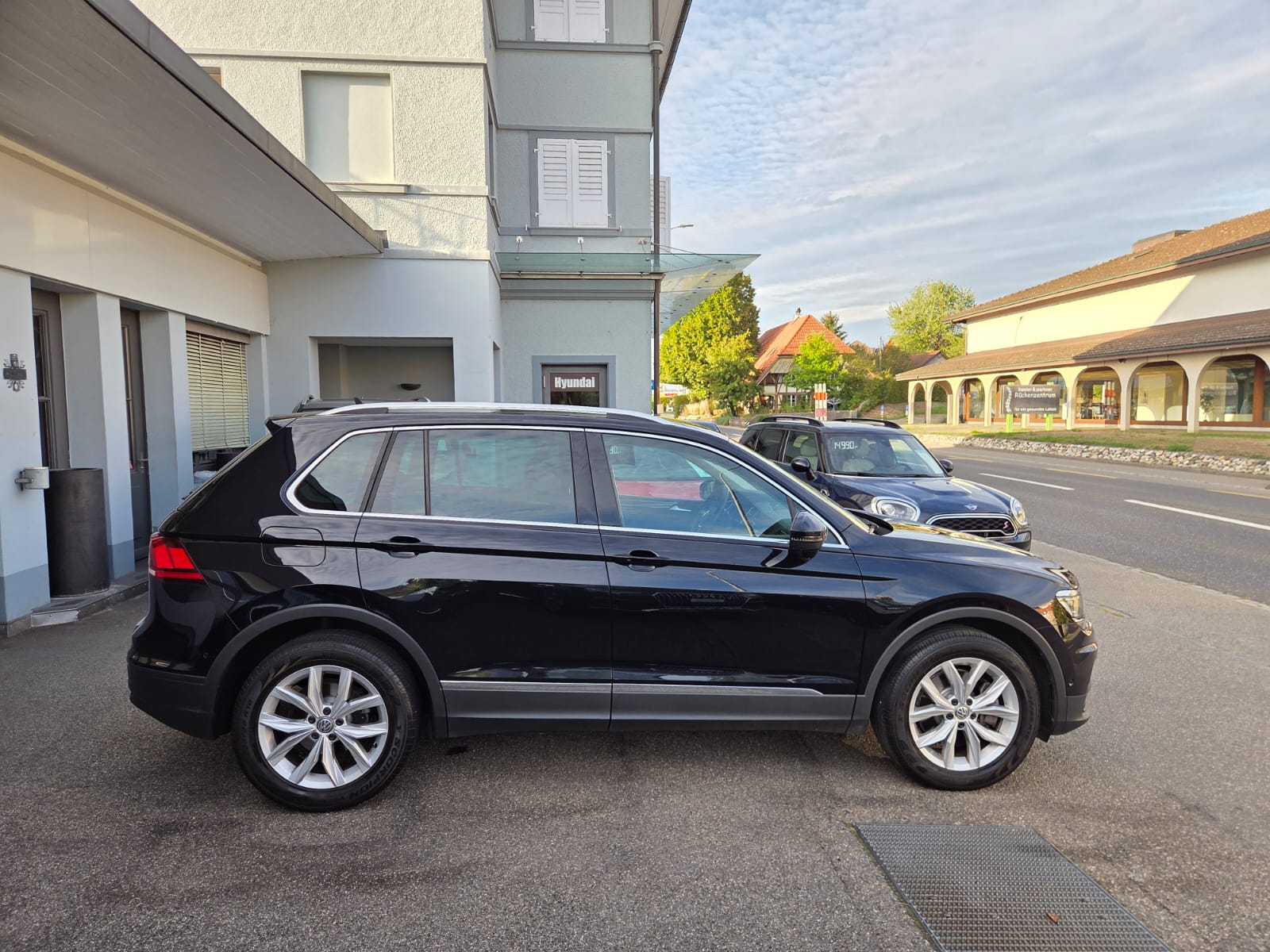 VW Tiguan 2.0TSI Comfortline 4Motion DSG-image-5
