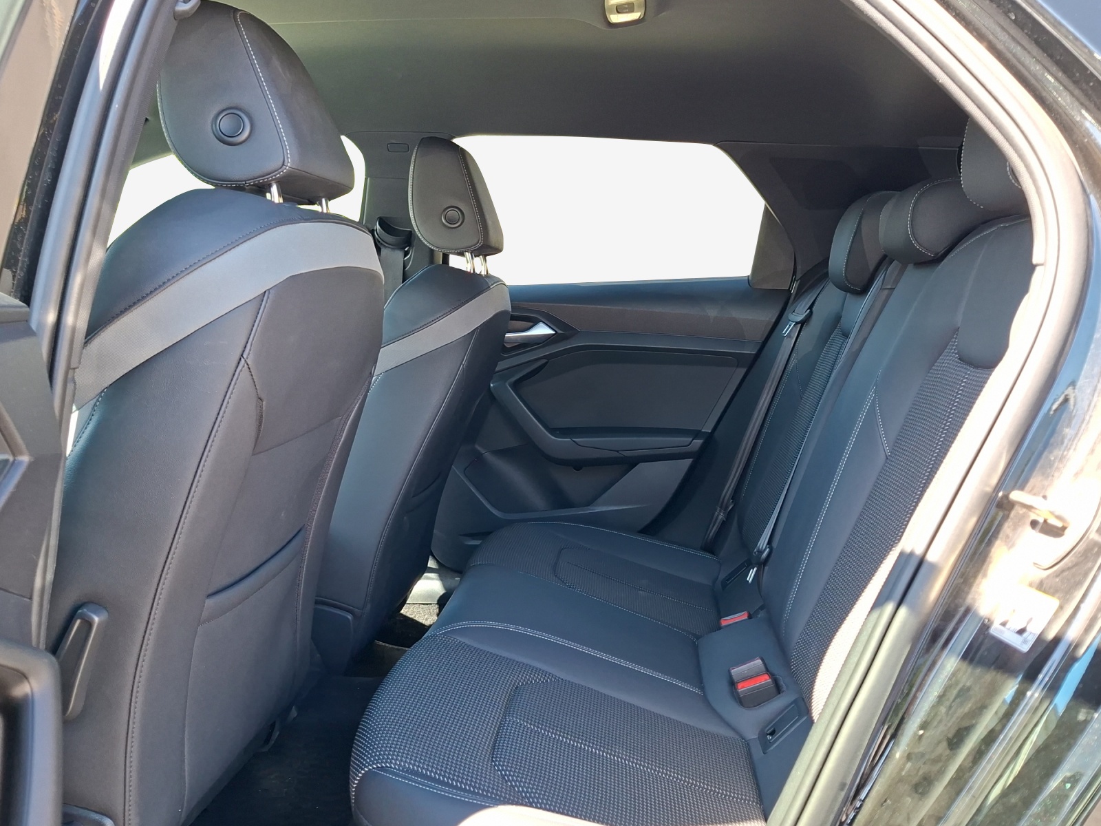 AUDI A1 Sportback 30 TFSI S Line Attraction S-tronic-image-11
