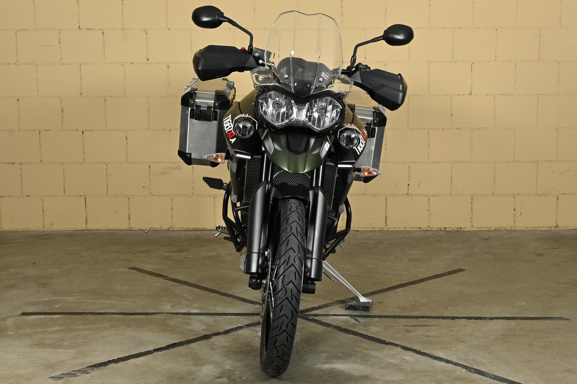 TRIUMPH Tiger 800 XCa ABS-showroom-element-2