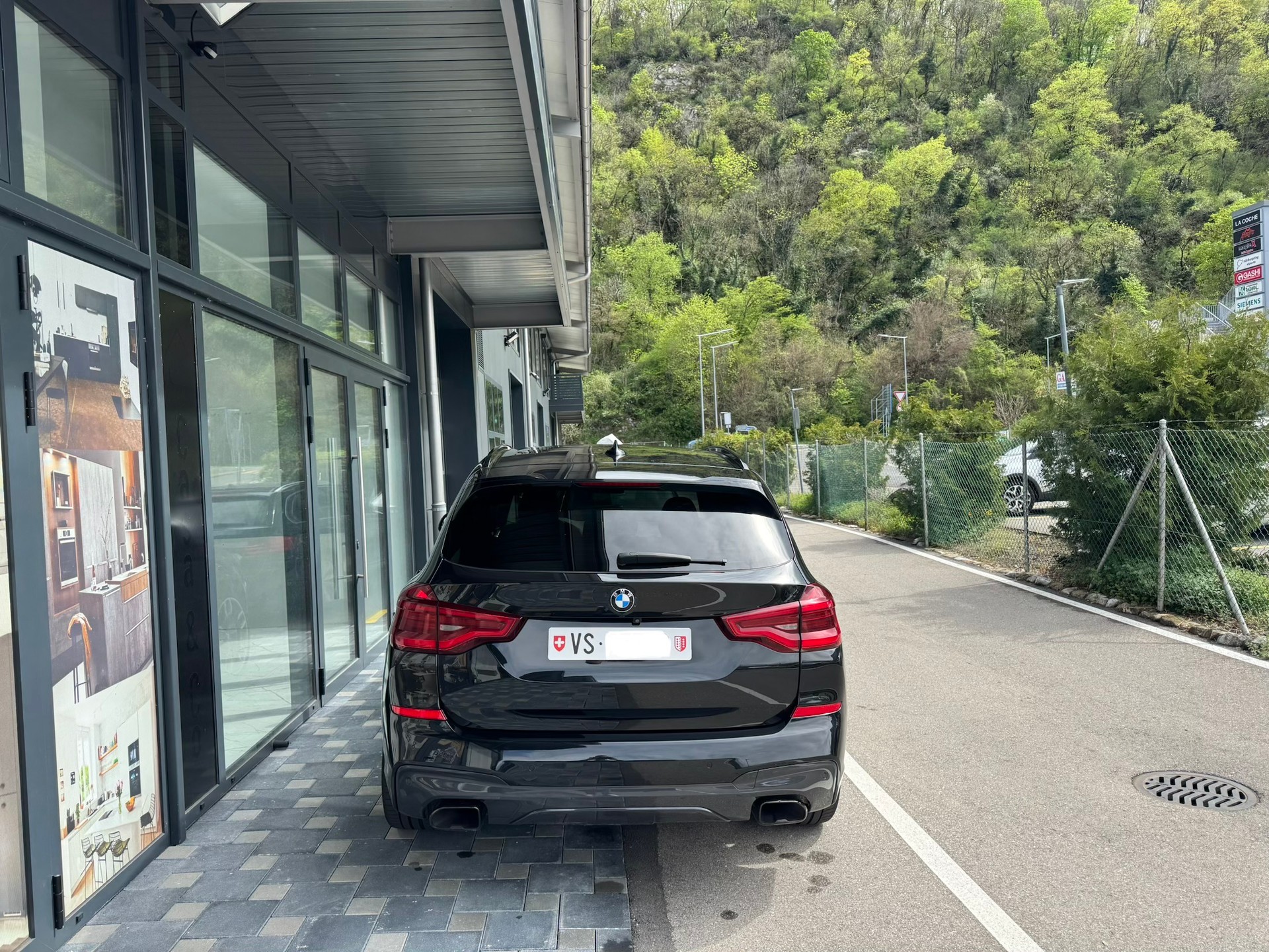 BMW M40i xDrive Steptronic-image-2