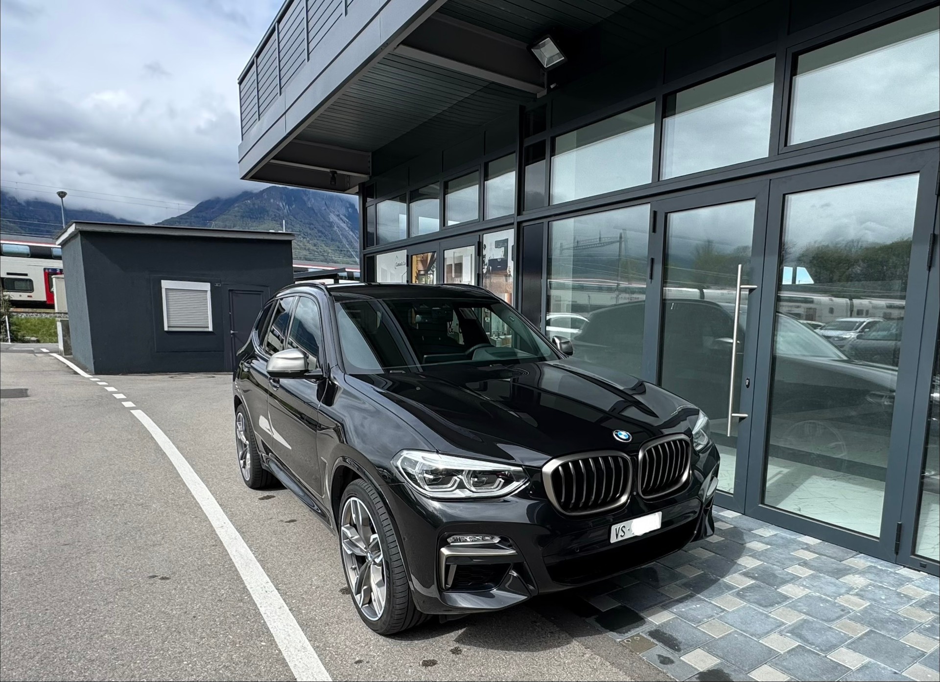 BMW M40i xDrive Steptronic-image-1