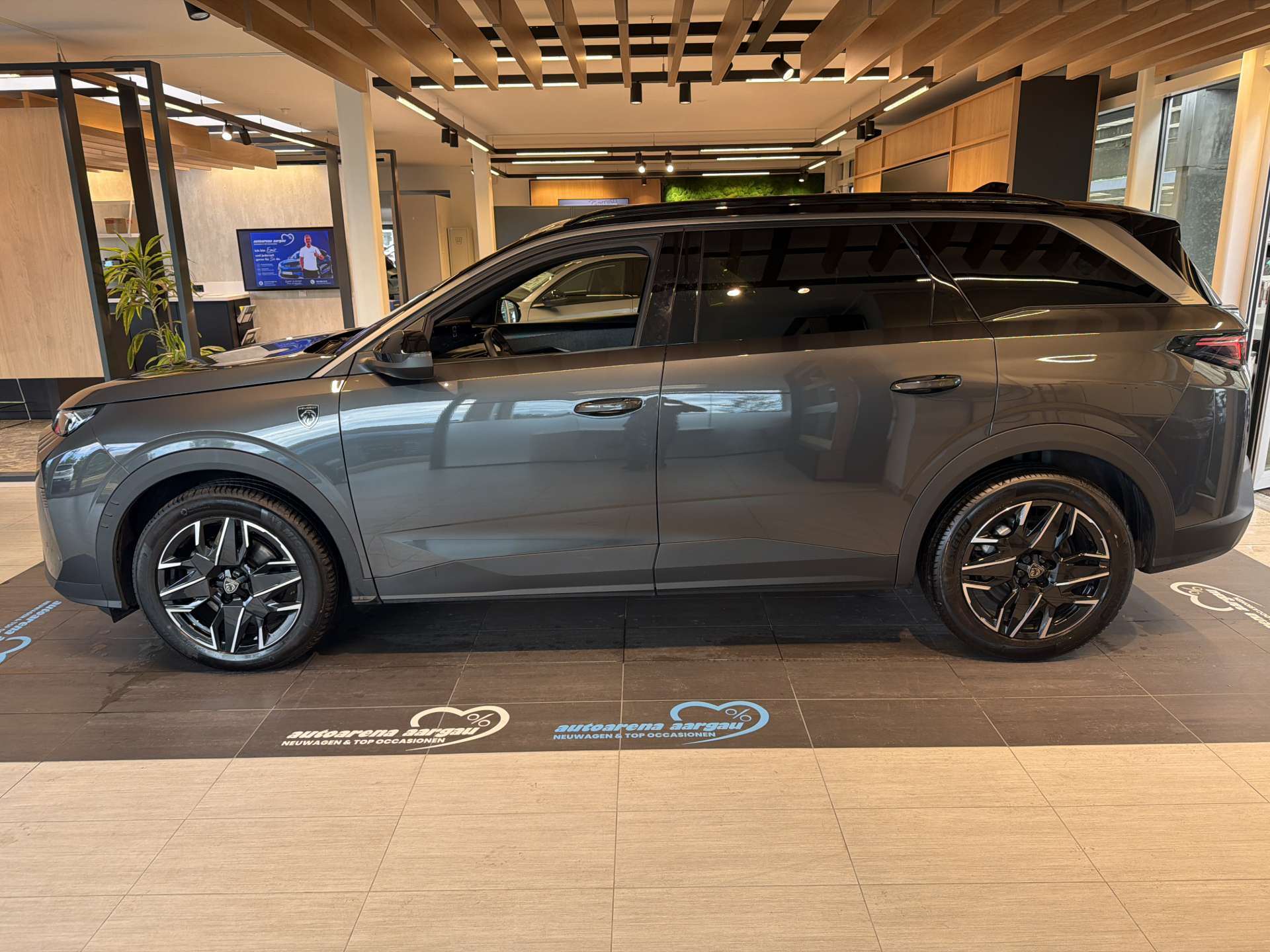 PEUGEOT 5008 145 Hybrid GT 7-Plätzer e-DCS-Automat-image-12