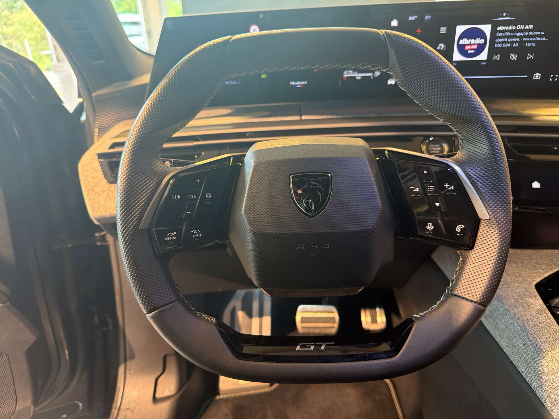 PEUGEOT 5008 145 Hybrid GT 7-Plätzer e-DCS-Automat-image-14
