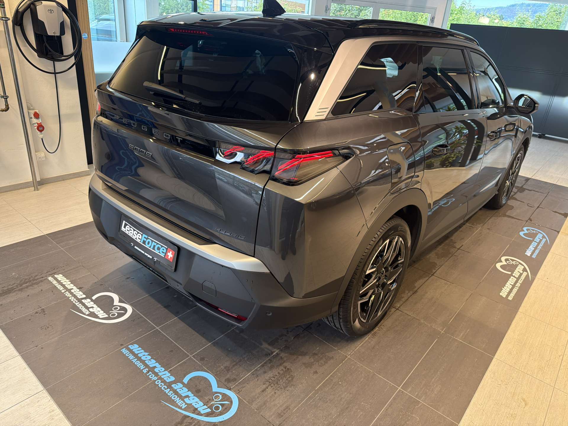 PEUGEOT 5008 145 Hybrid GT 7-Plätzer e-DCS-Automat-image-2