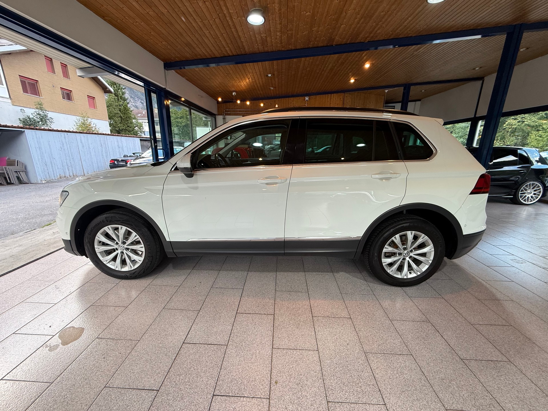 VW Tiguan 2.0 TDI SCR Highline 4Motion DSG-image-10