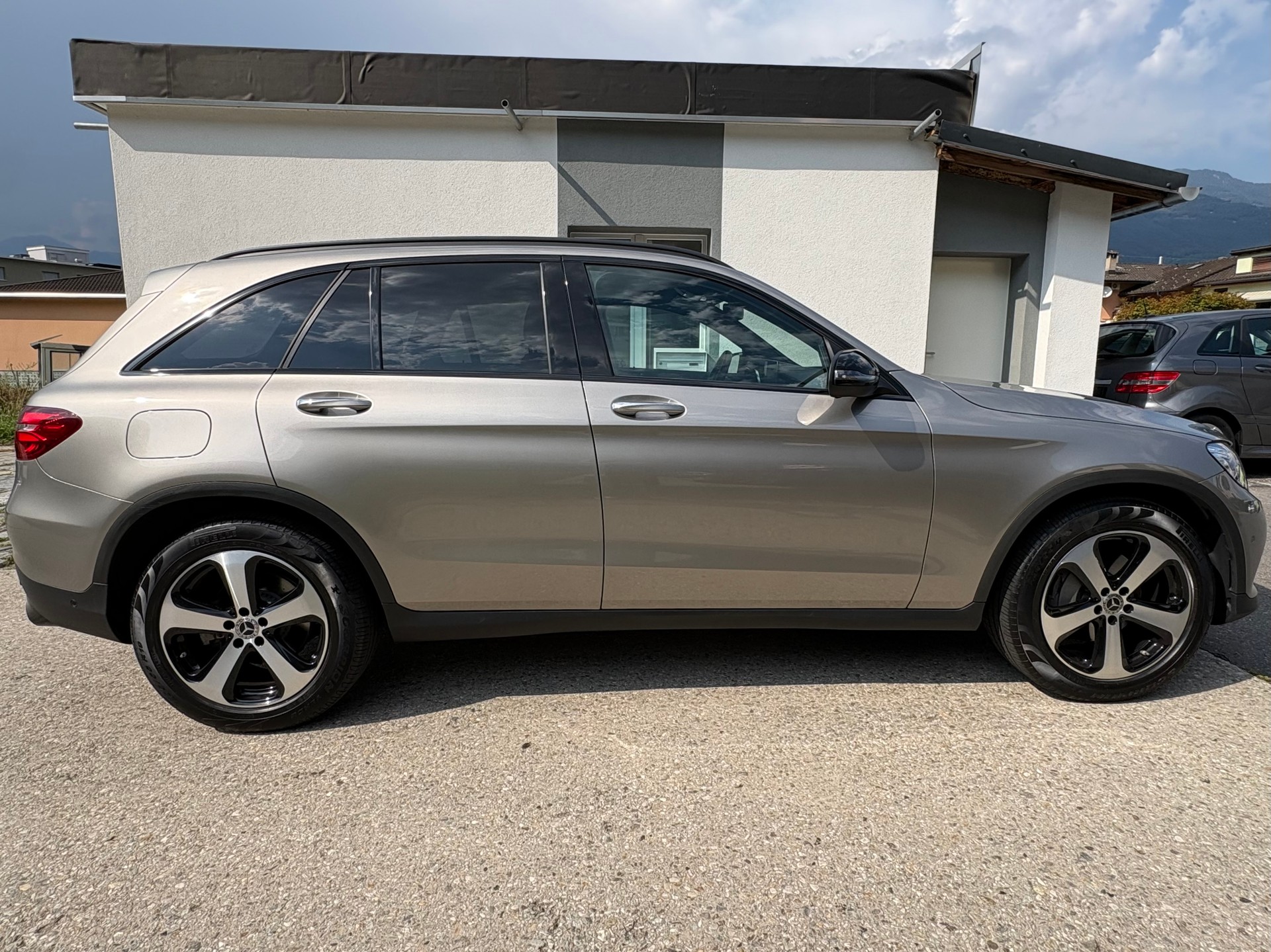 MERCEDES-BENZ GLC 250 Exclusive 4Matic 9G-Tronic-image-5