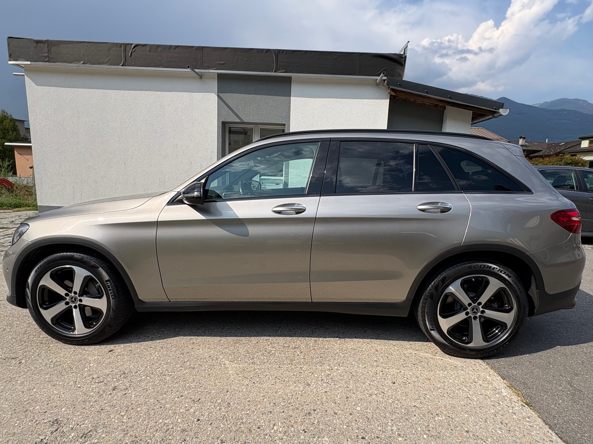 MERCEDES-BENZ GLC 250 Exclusive 4Matic 9G-Tronic-image-4