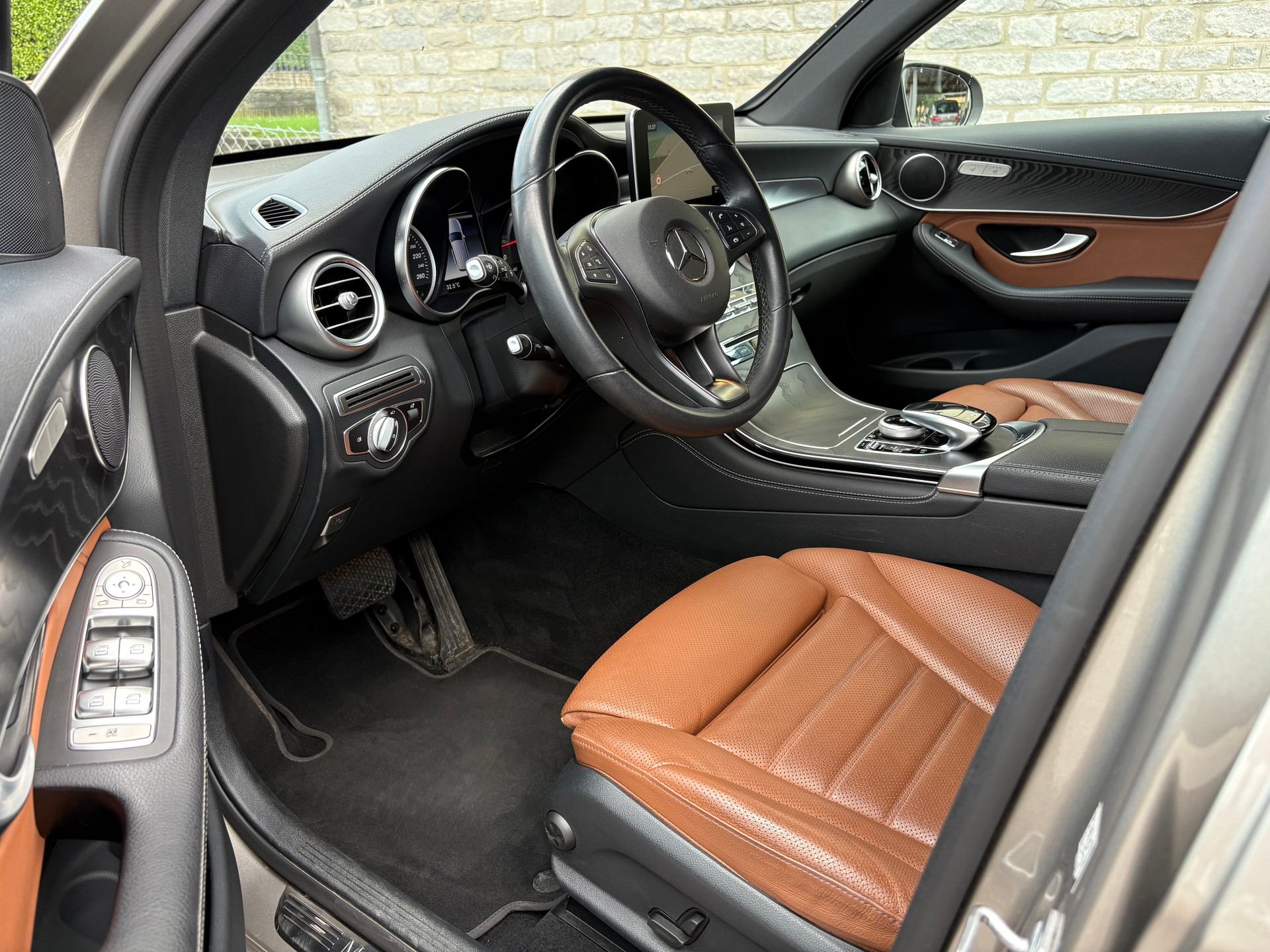 MERCEDES-BENZ GLC 250 Exclusive 4Matic 9G-Tronic-image-8