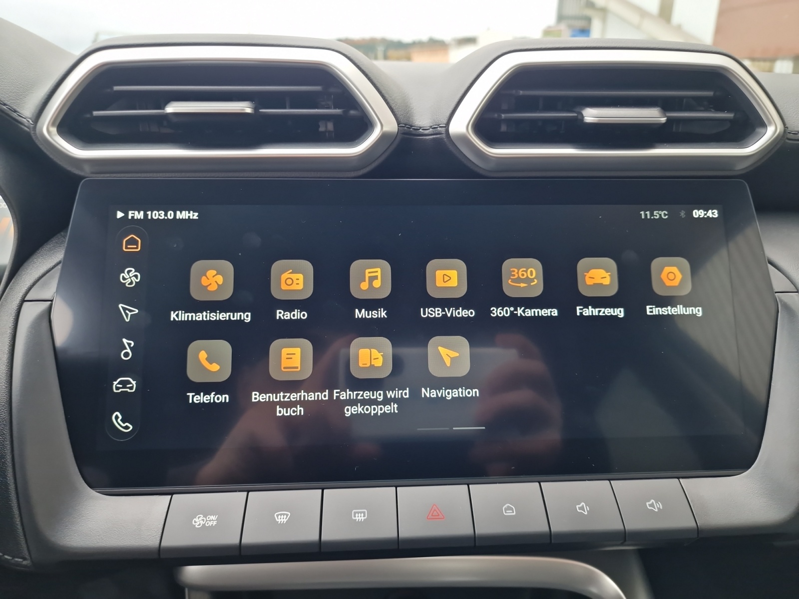 MG ZS 1.5 Hybrid+ Luxury Panorama-image-18