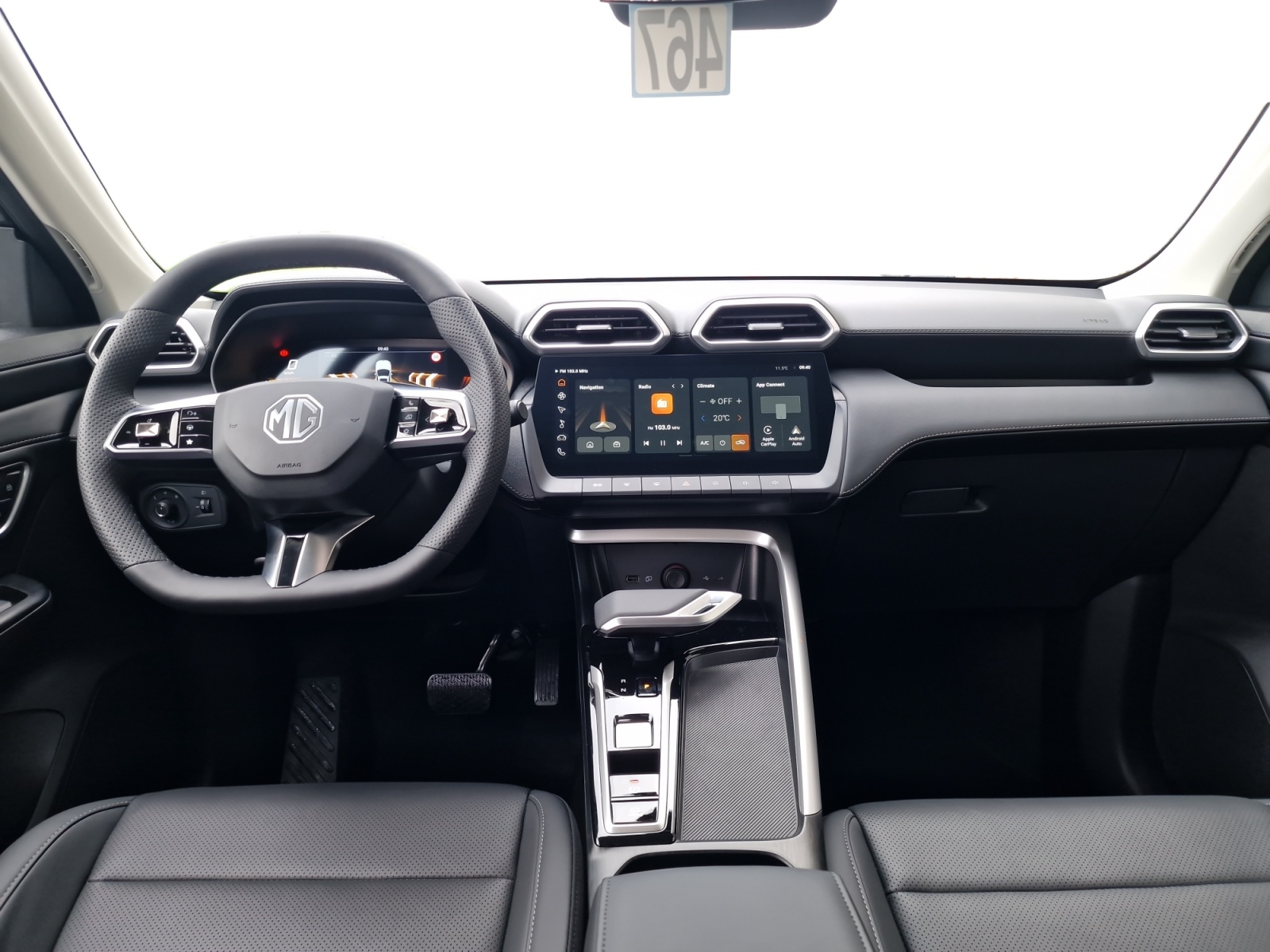MG ZS 1.5 Hybrid+ Luxury Panorama-image-23