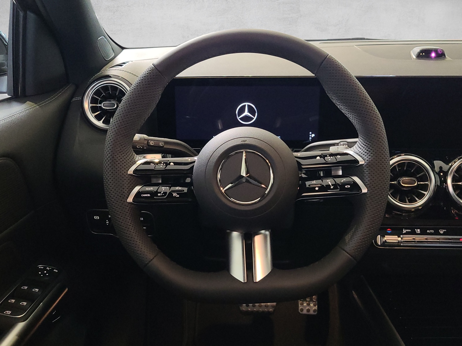 MERCEDES-BENZ GLA 250 AMG 4M Swiss Star H247-image-14