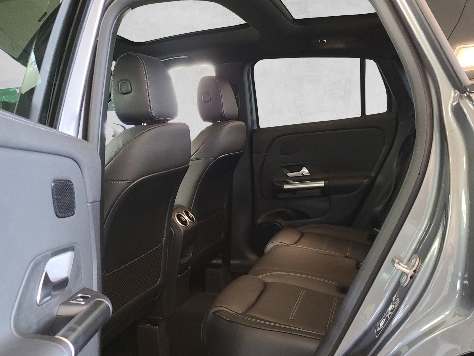 MERCEDES-BENZ GLA 250 AMG 4M Swiss Star H247-image-13