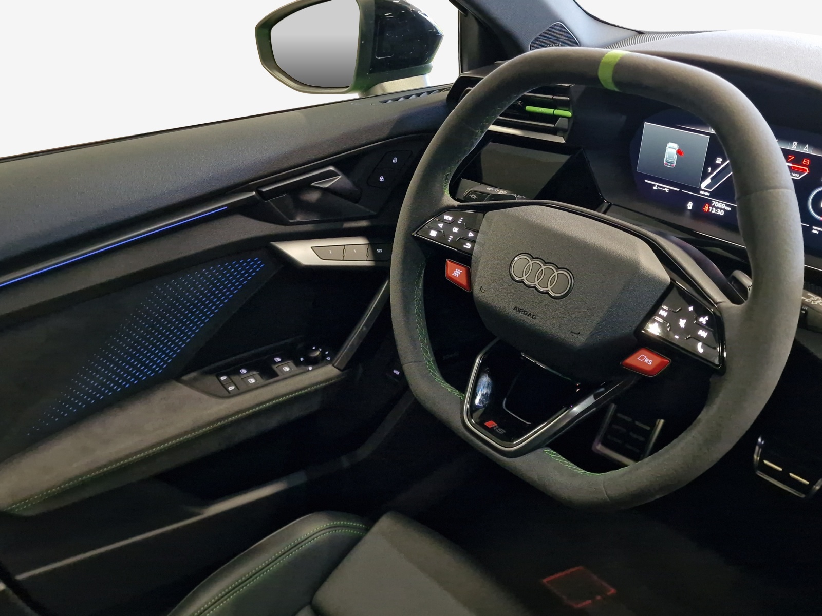 AUDI RS3 Sportback 2.5 TSI quattro S-tronic-image-13