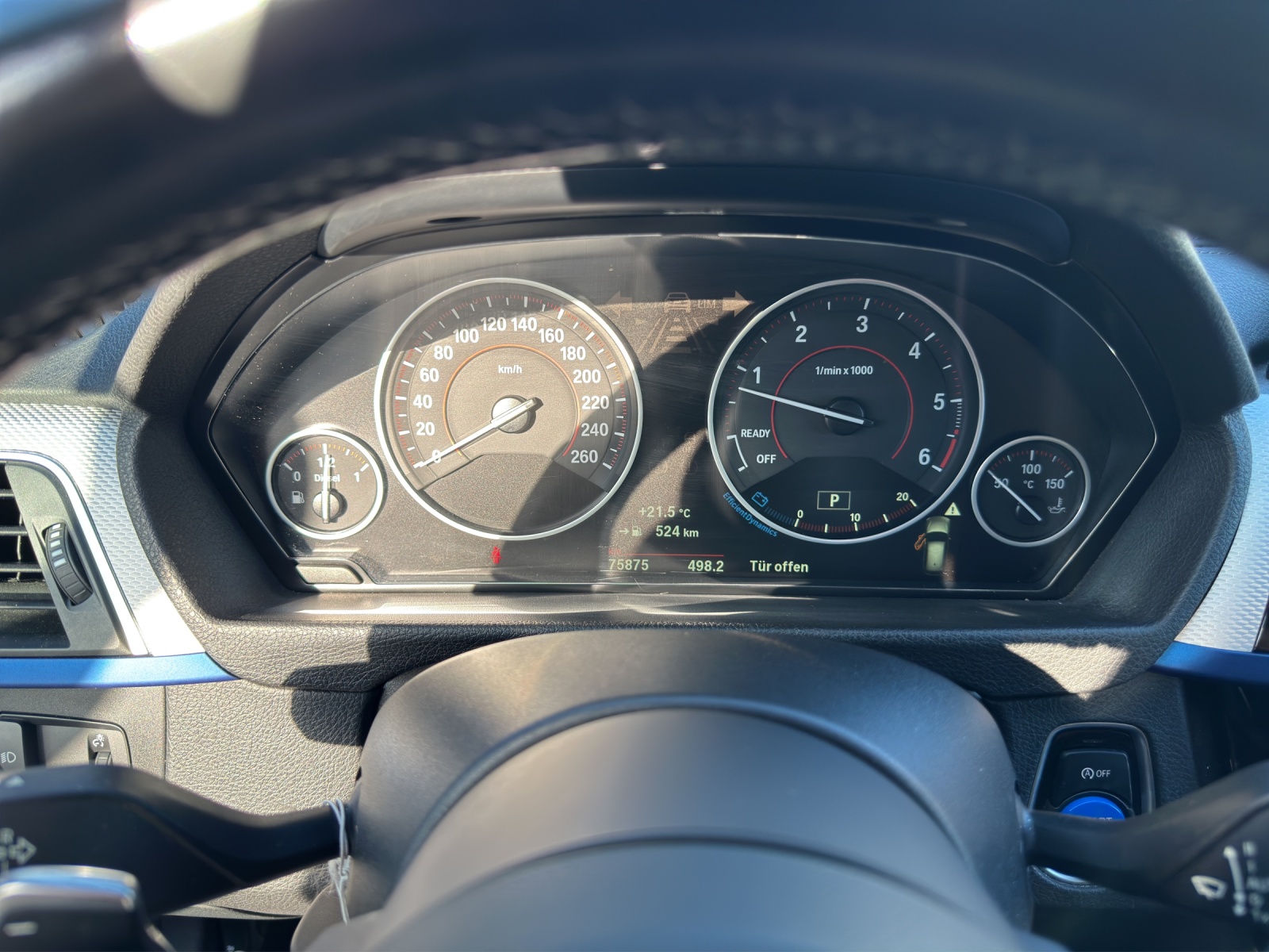 BMW 320d xDrive Touring-image-10