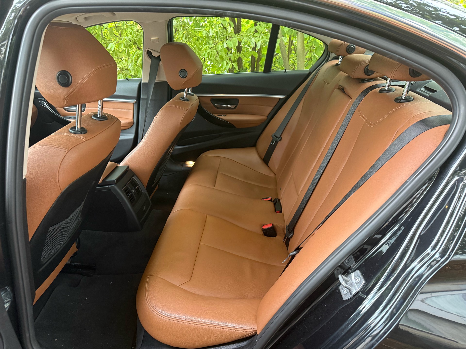 BMW 320d-image-5