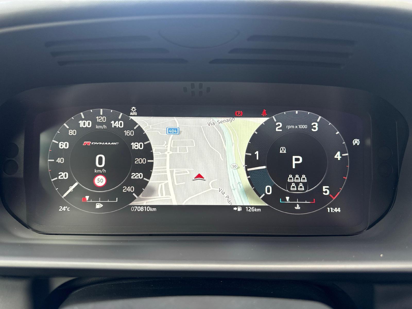 LAND ROVER Discovery 3.0 D I6 300 R-Dynamic HSE + Gancio traino elettrico, Barre porta tutto e Pneumatici invernali inclusi-image-13