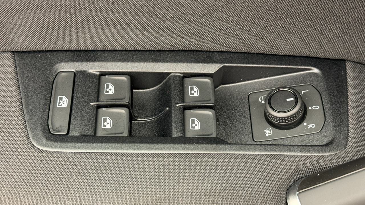VW Touran 1.5 TSI EVO Limited-image-8