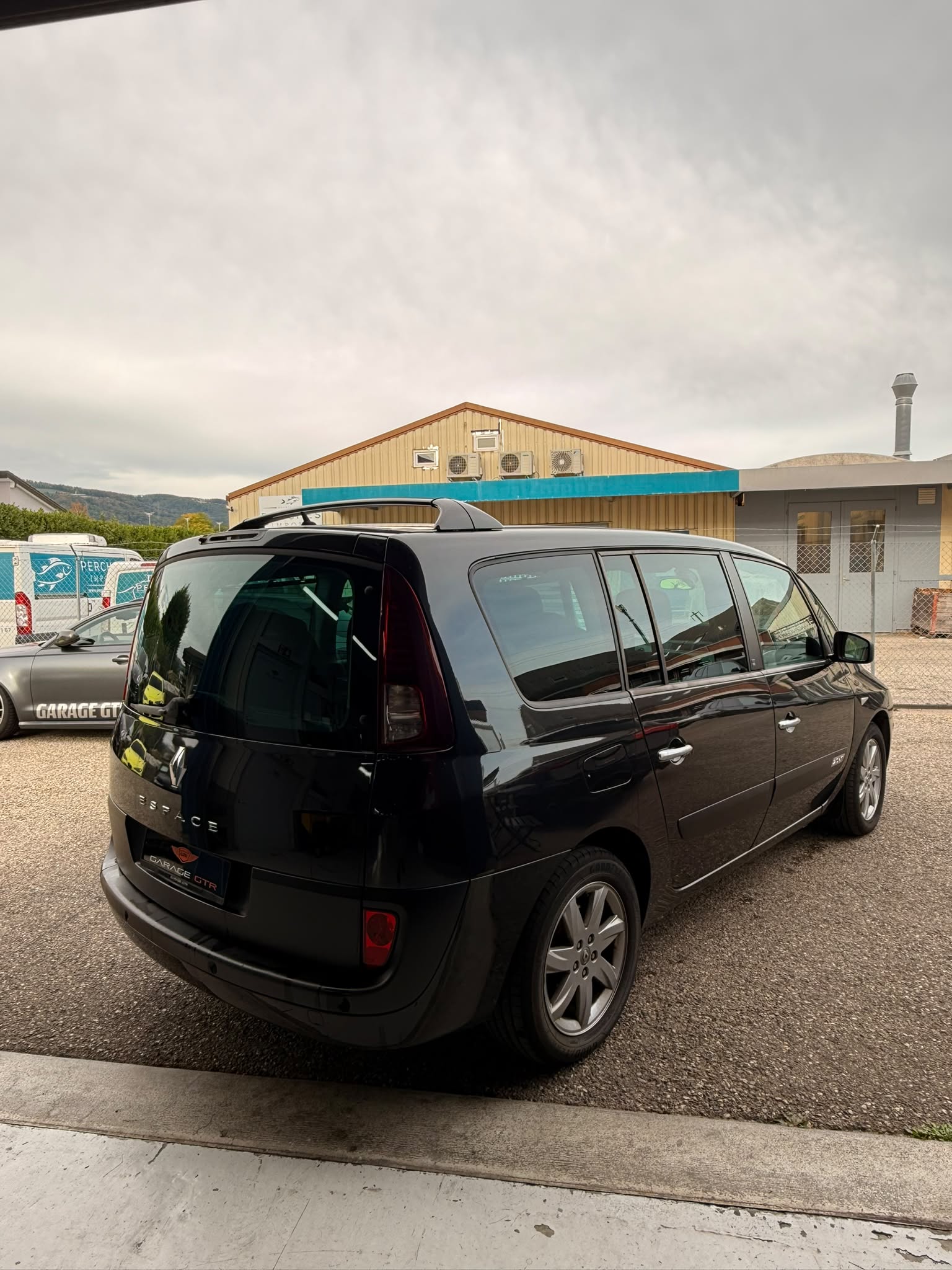 RENAULT Espace 2.0 dCi Initiale Automatic-image-5