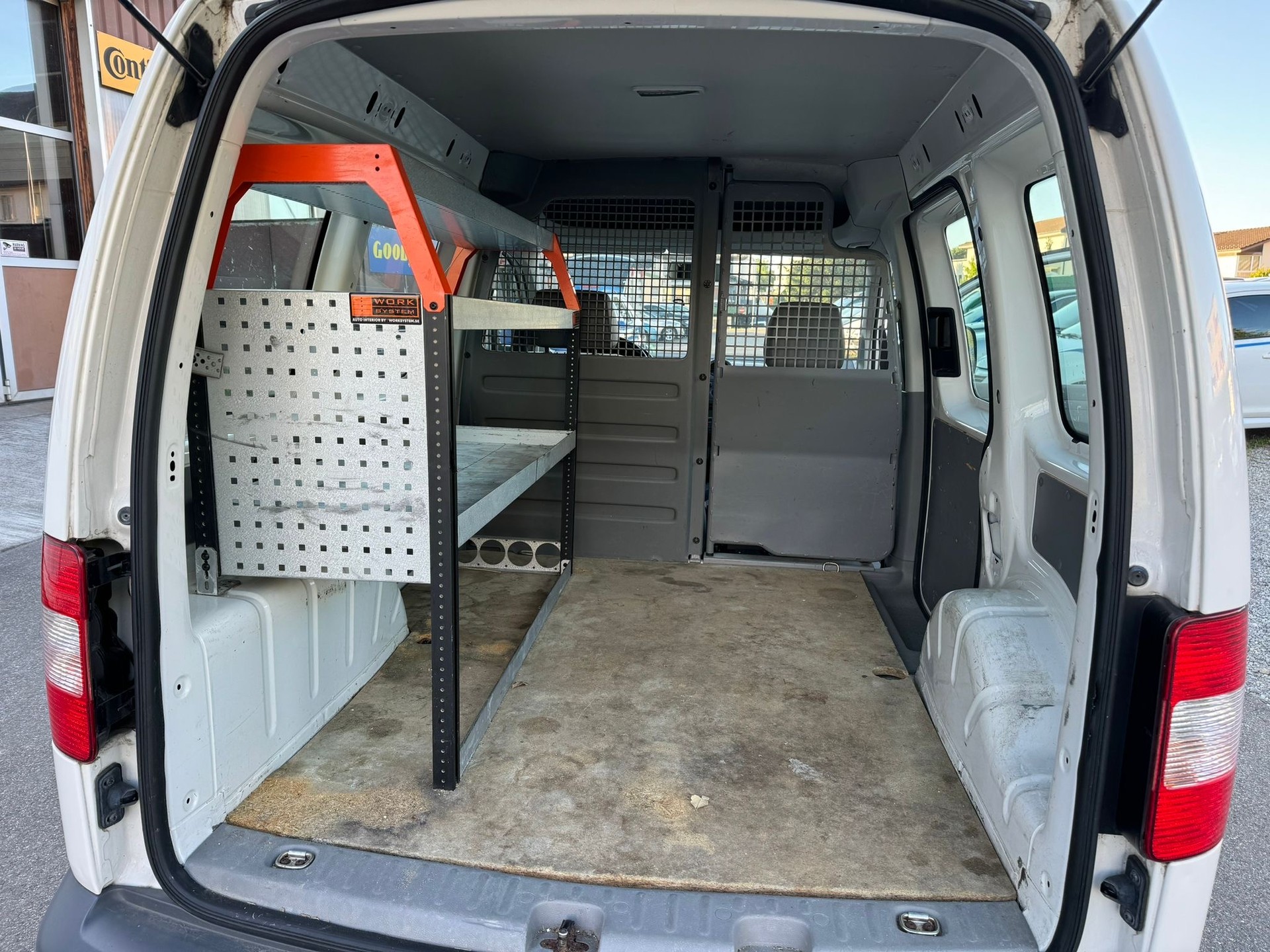 VW Caddy 2.0 EcoFuel-image-5